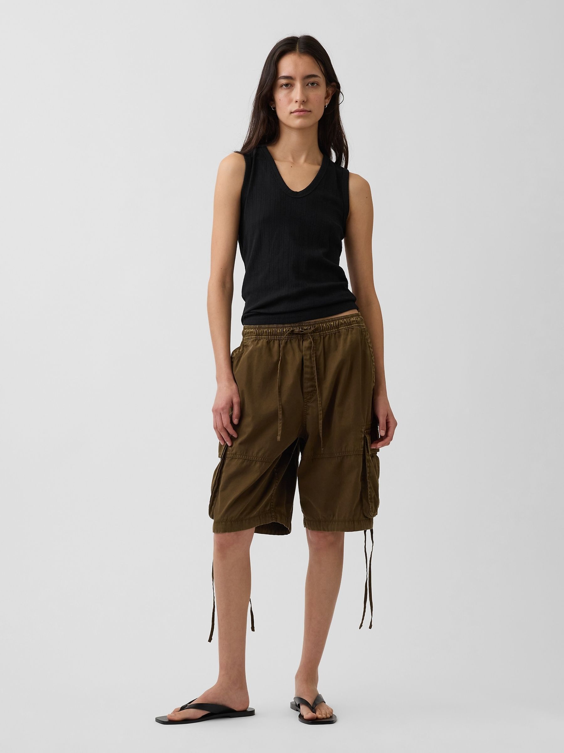 Black Modern Rib Scoop V-Neck Vest - Image 3 of 4