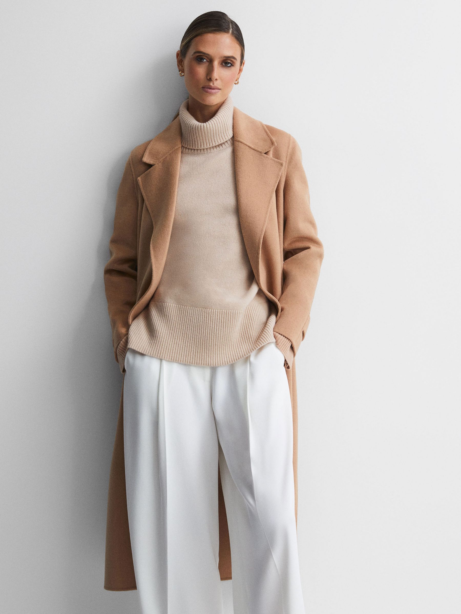 Relaxed Wool-Cashmere Blend Roll Neck Jumper in Camel/Charcoal - Image 3 of 7