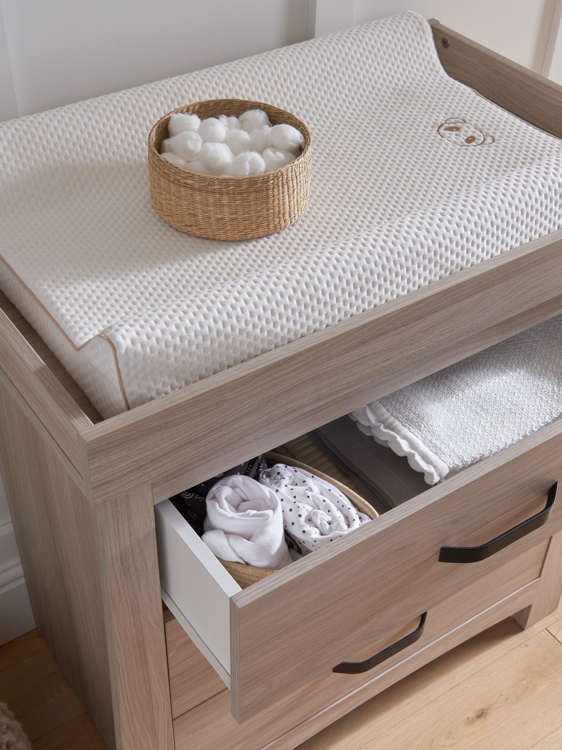 Cuddleco White Isla Dresser Changer in Ash - Image 3 of 5