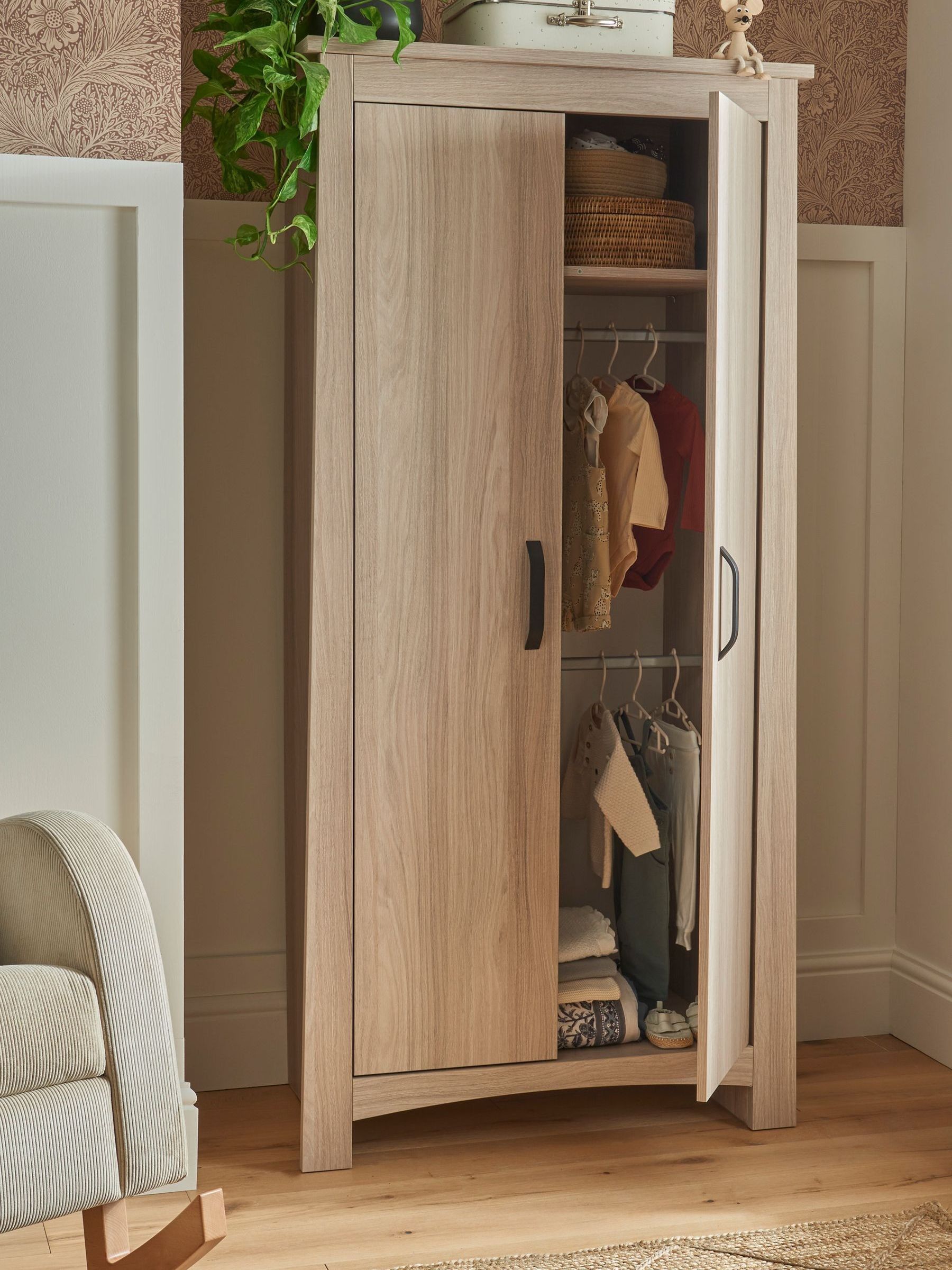Cuddleco Ash Isla 2 Door Nursery Wardrobe - Image 2 of 5