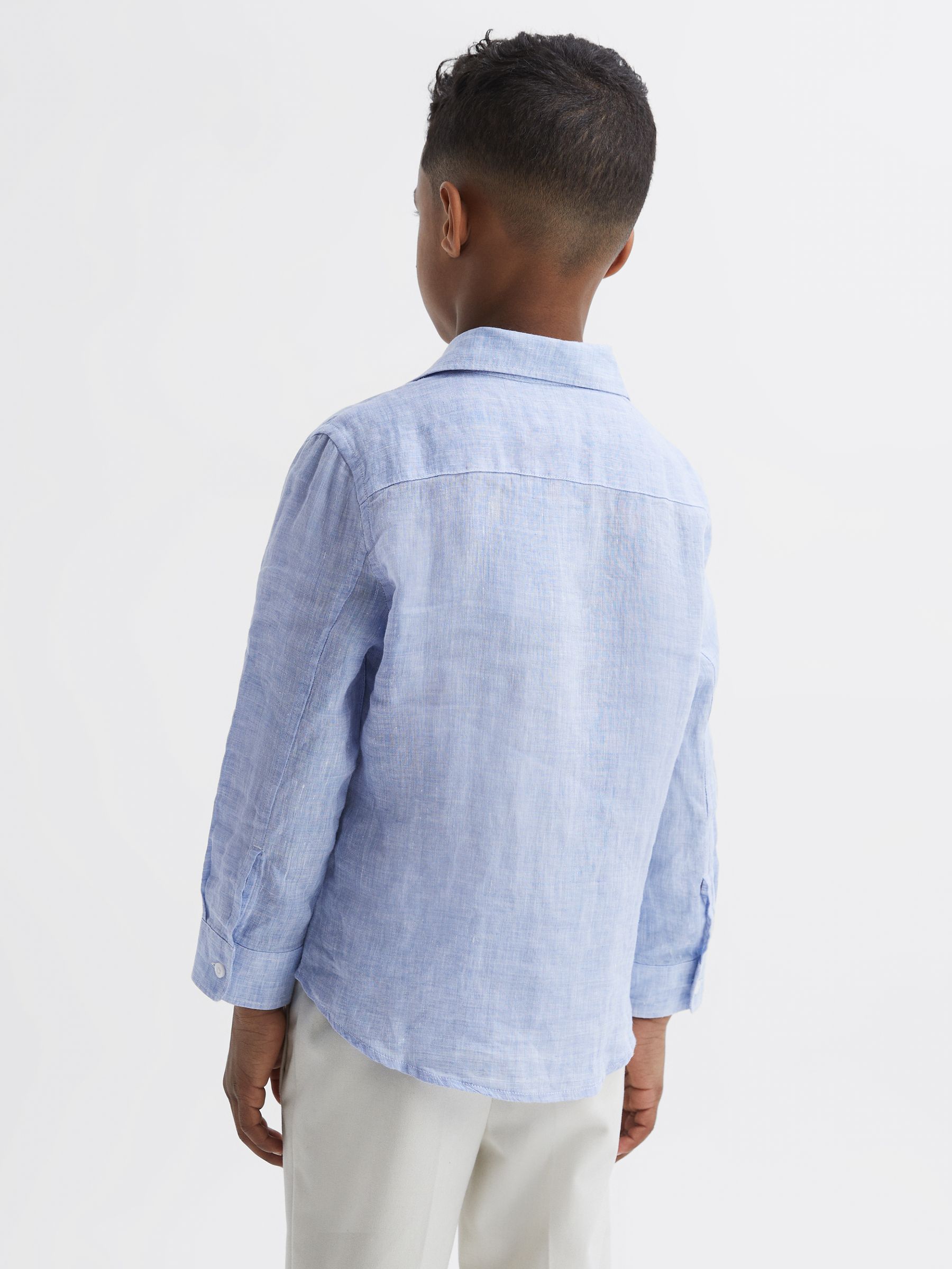 Junior Linen Cutaway Collar Shirt in Soft Blue - Image 5 of 7