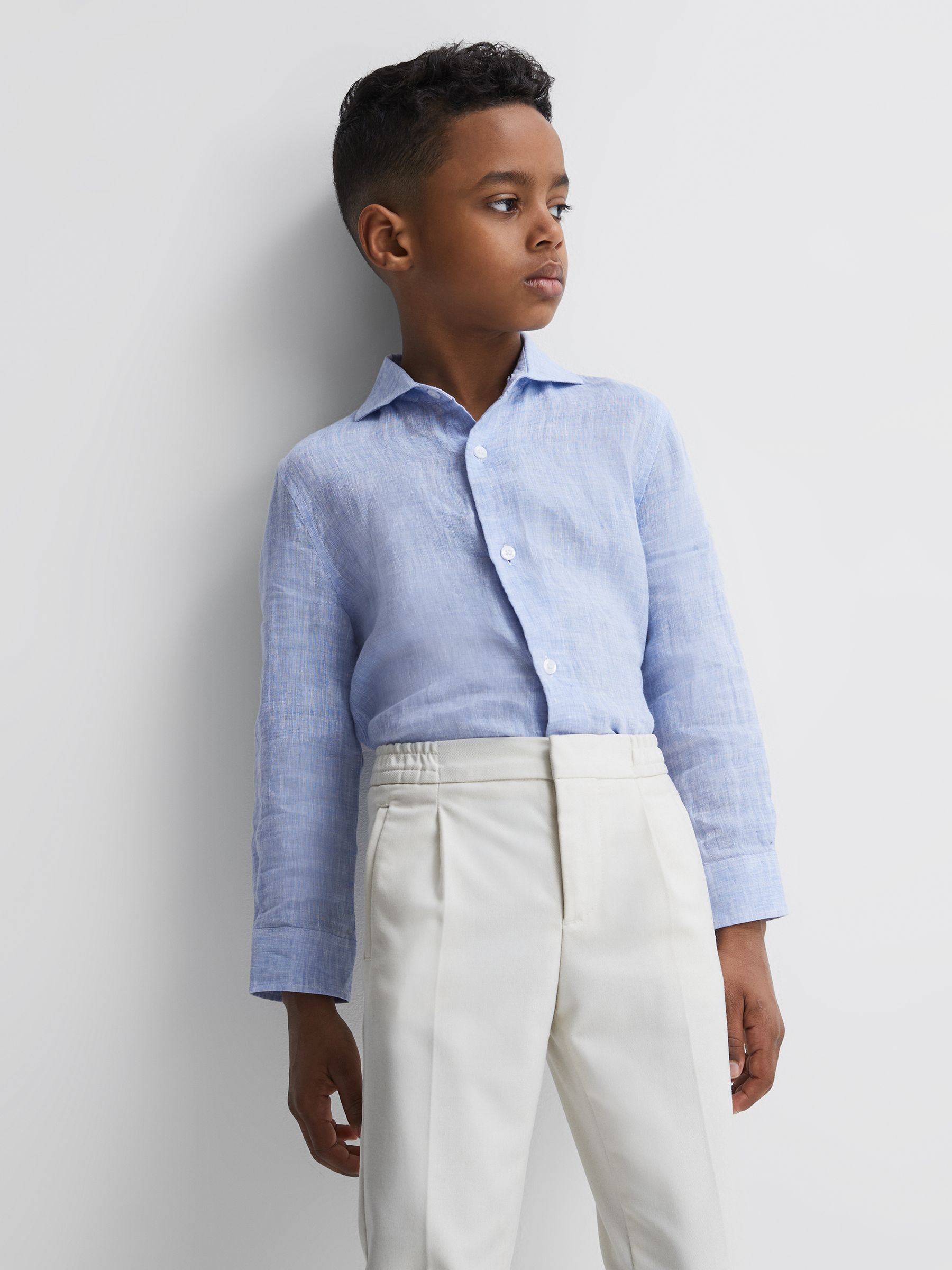 Linen Cutaway Collar Shirt in Soft Blue - Image 3 of 7