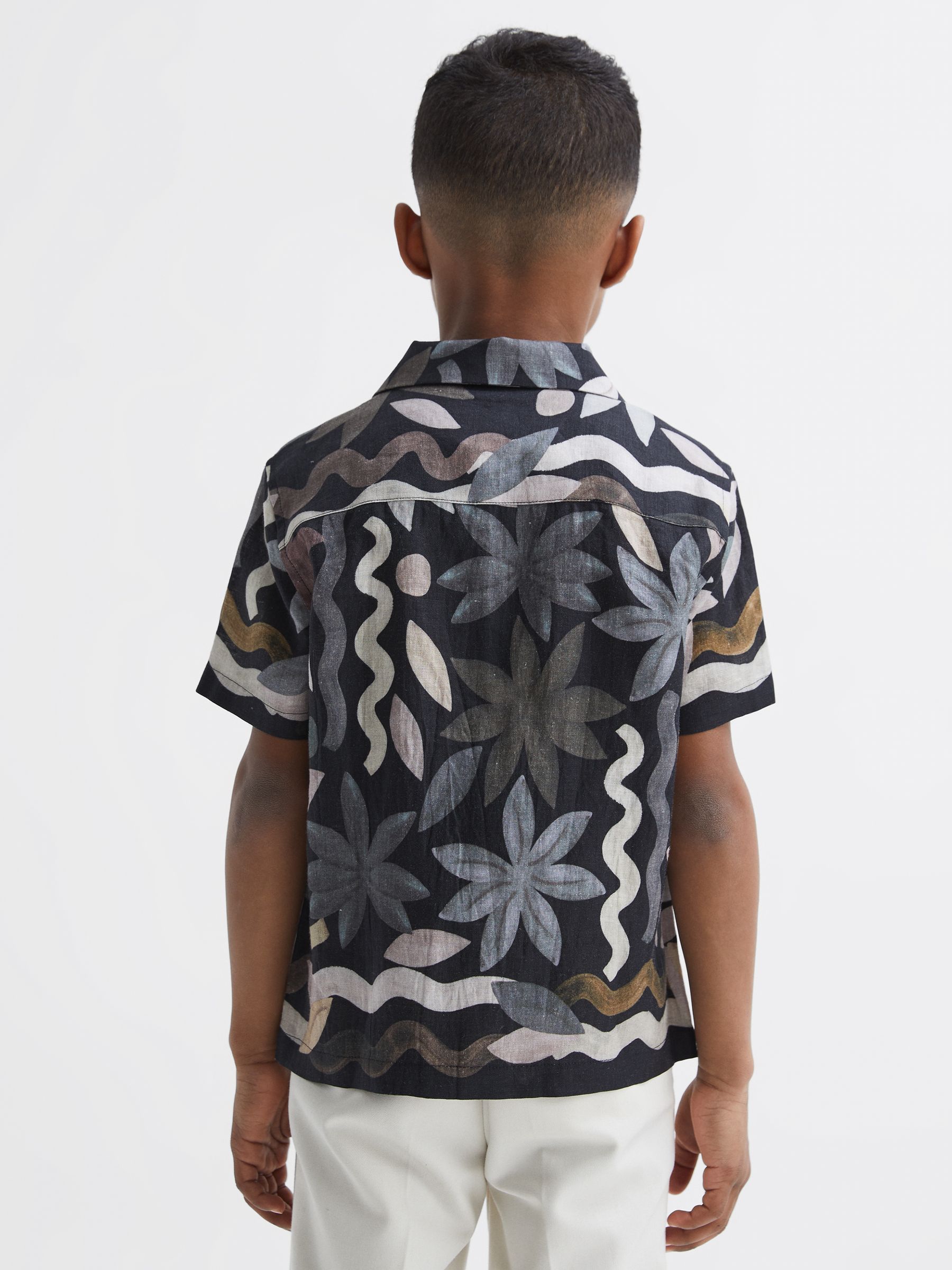 Junior Linen Floral Cuban Collar Shirt in Black - Image 5 of 6