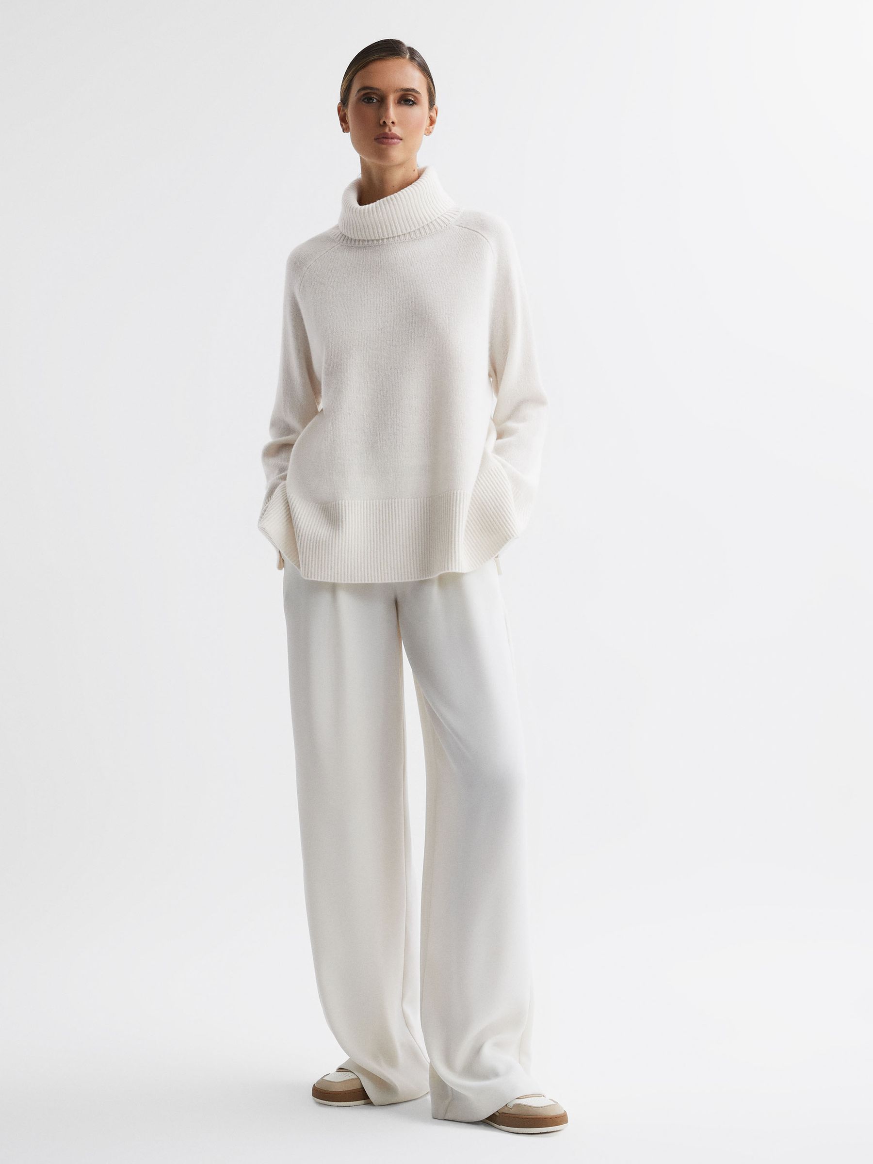 Relaxed Wool-Cashmere Blend Roll Neck Jumper in Cream - Image 4 of 6