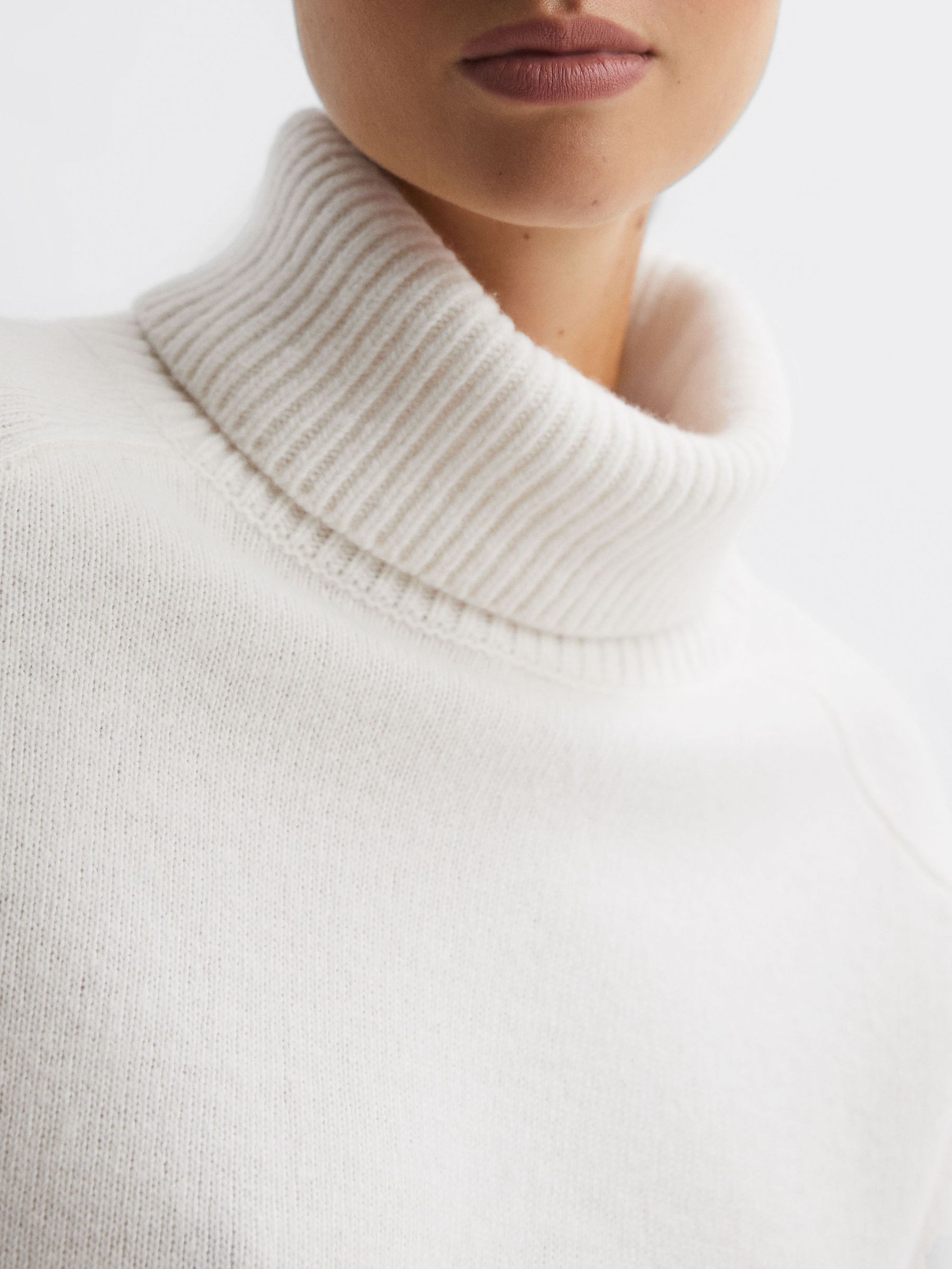 Relaxed Wool-Cashmere Blend Roll Neck Jumper in Cream - Image 5 of 6