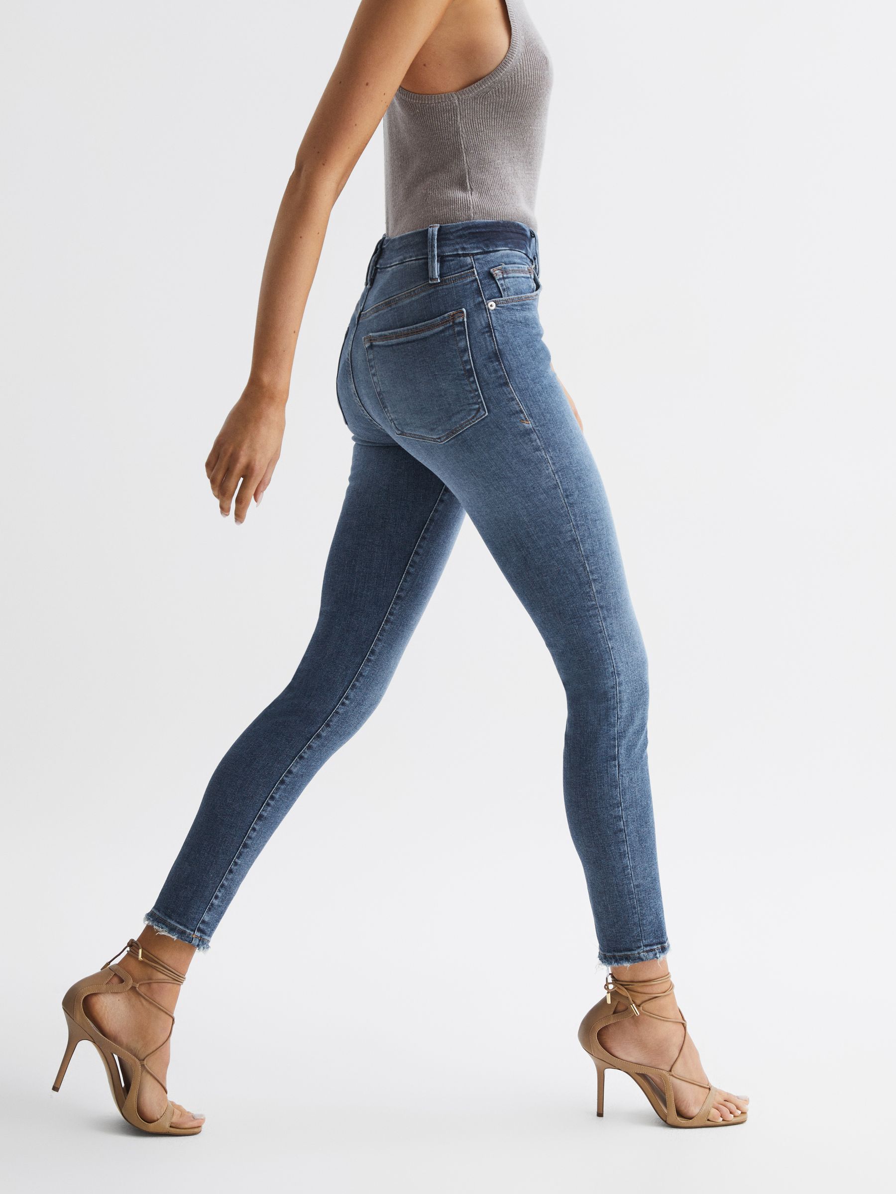 Good American Exposed Button Skinny Jeans in Indigo - Image 6 of 7