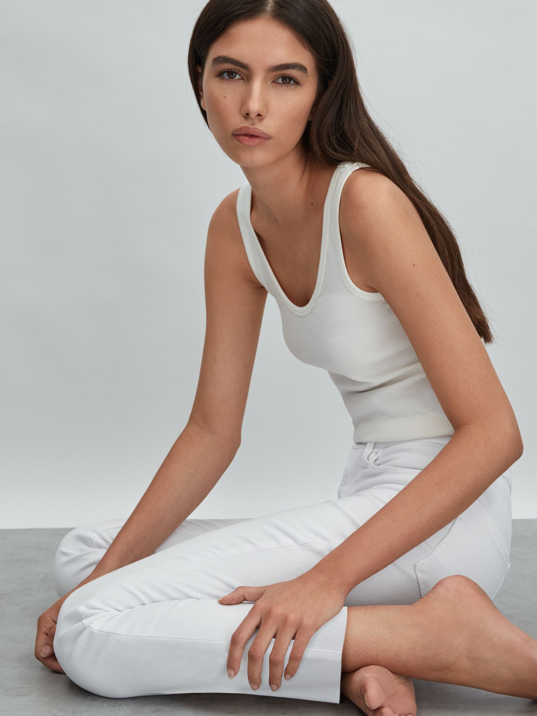 Good American Straight Leg Skinny Jeans in White - Image 1 of 7