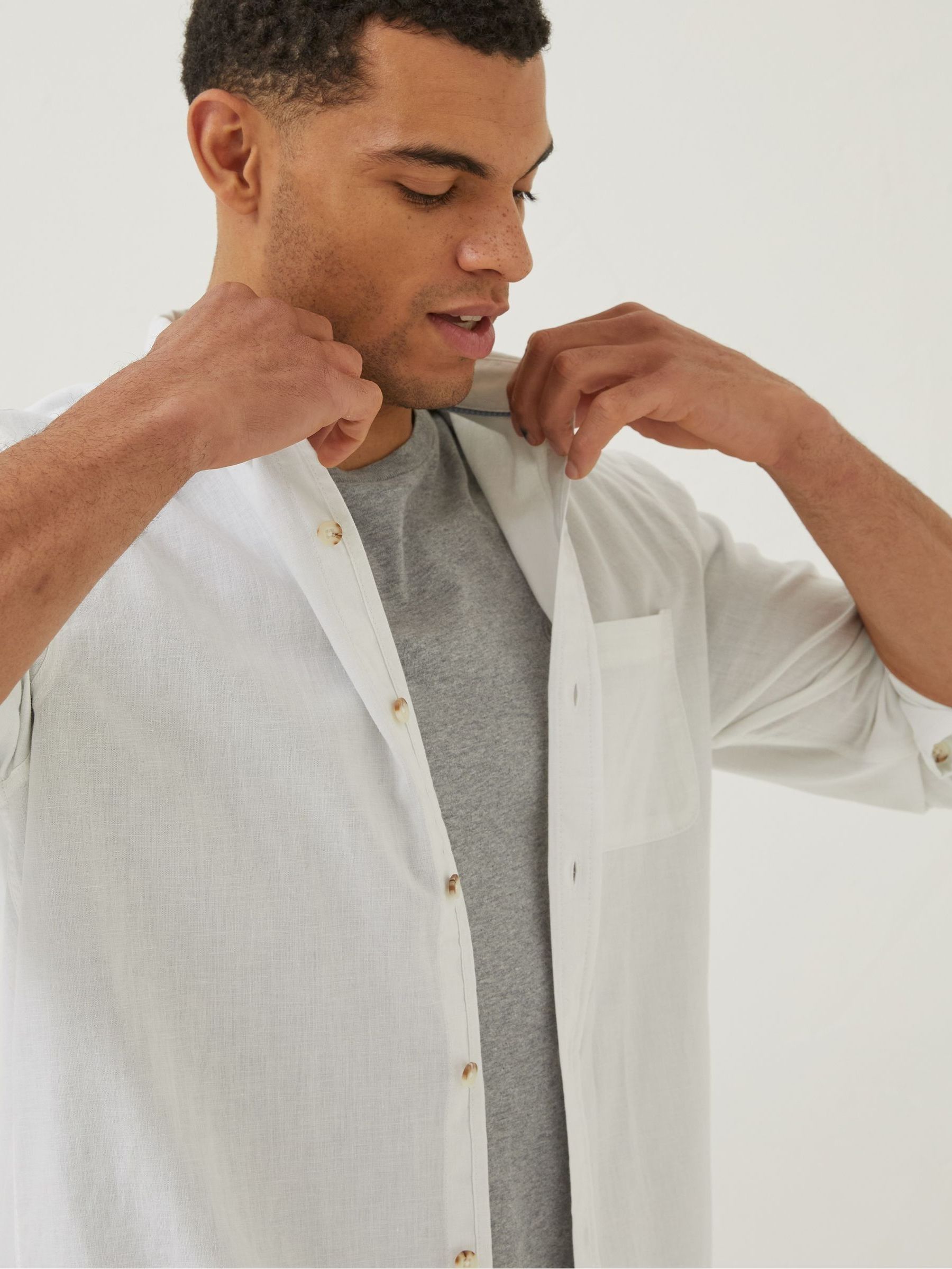 White Bugle Shirt - Image 4 of 5