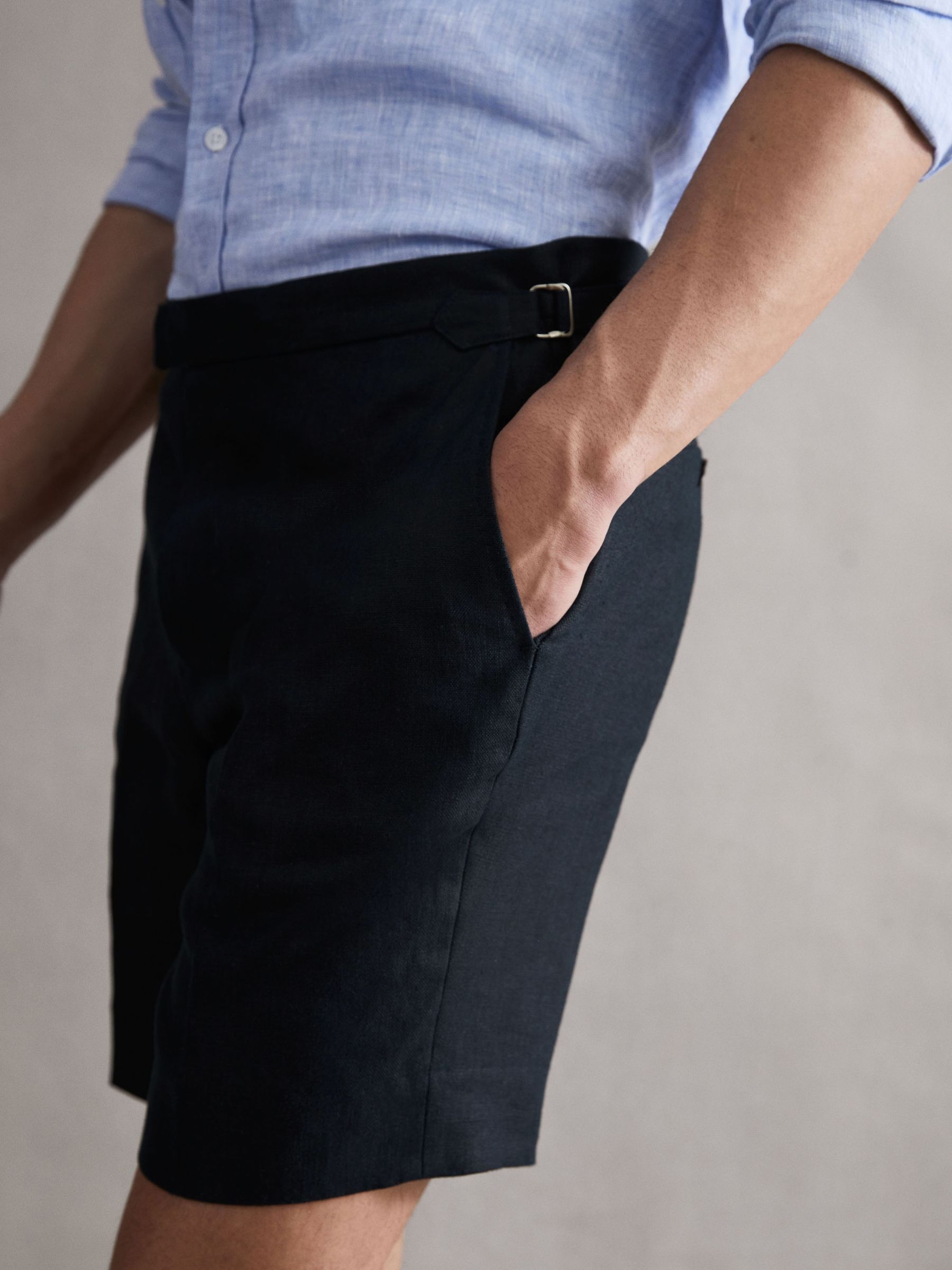 Linen Side Adjuster Shorts in Indigo - Image 3 of 4