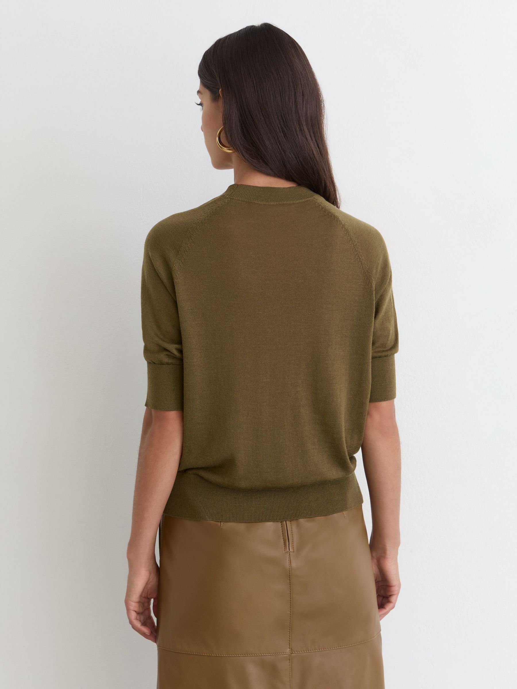 Merino Wool Crew-Neck T-Shirt in Khaki Green - Εικόνα 5 από 6