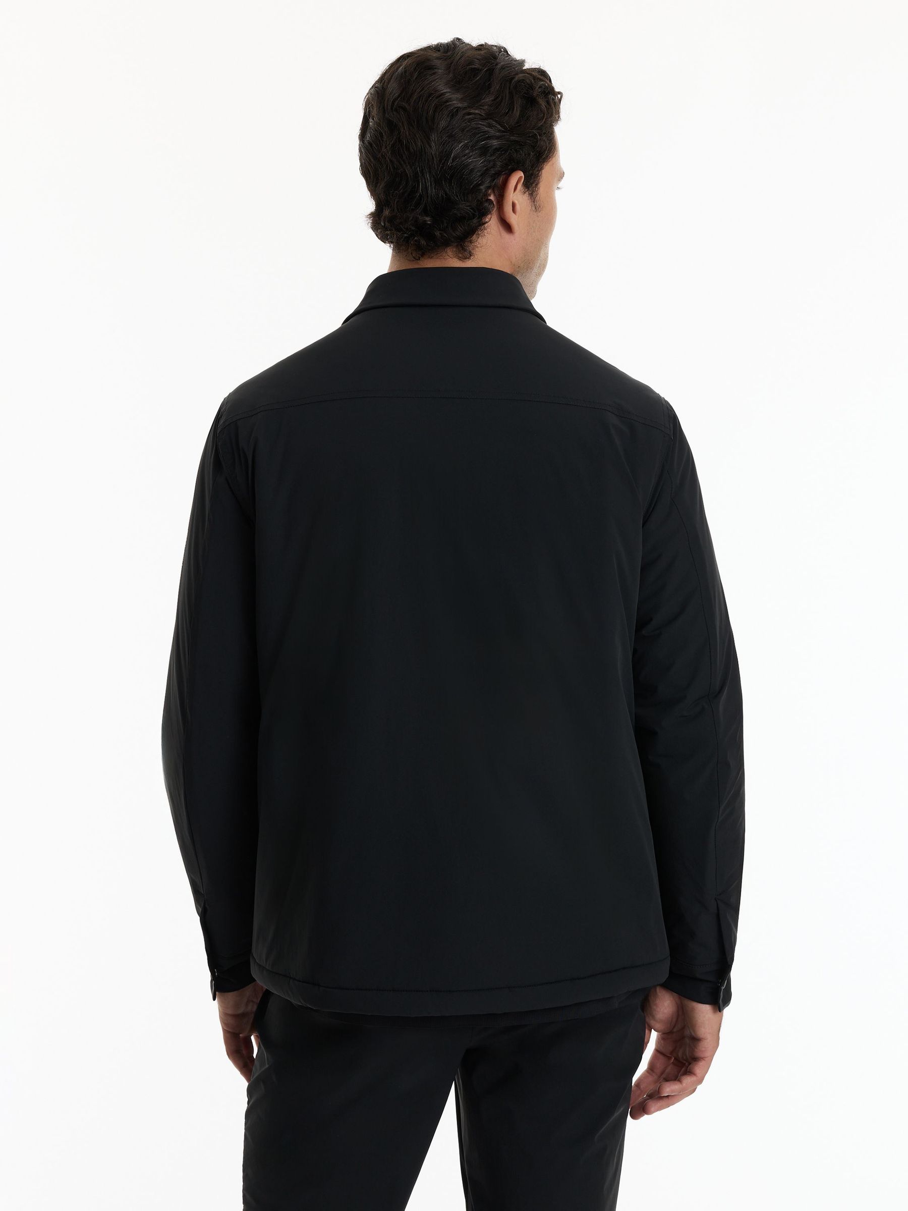 Reiss | Castore Insulated Twin-Pocket Jacket in Black - Image 6 de 9