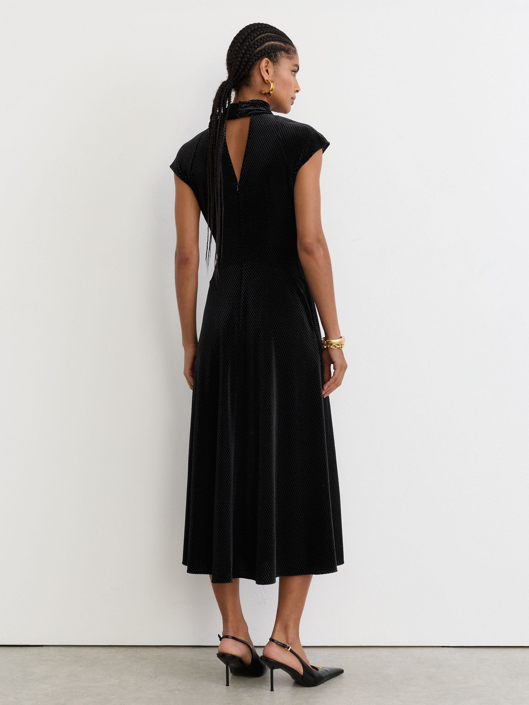 Robe noire - Image 7 de 8