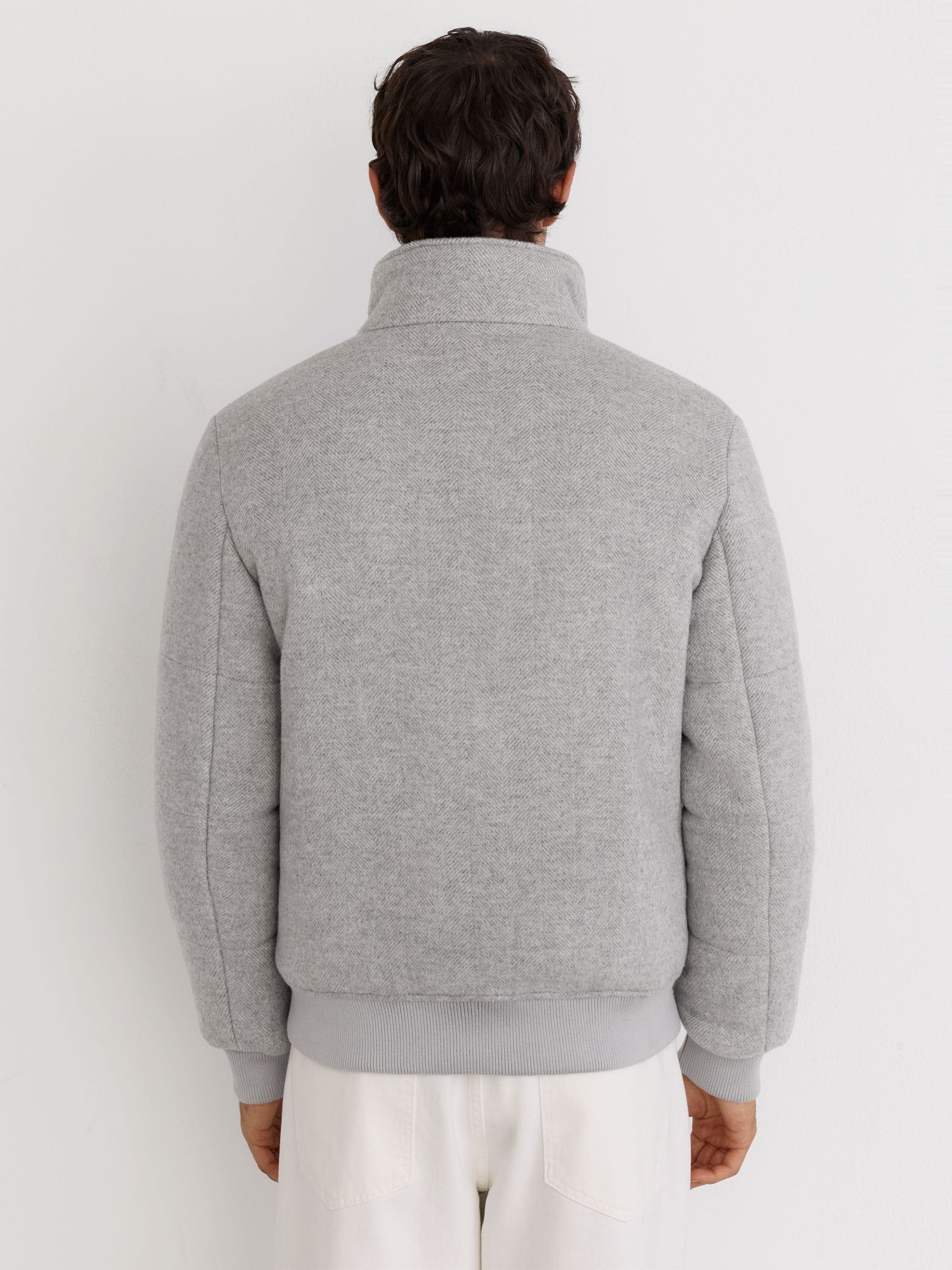 Veste matelassée en laine mélangée à col en fausse fourrure à chevrons gris doux - Image 5 de 6