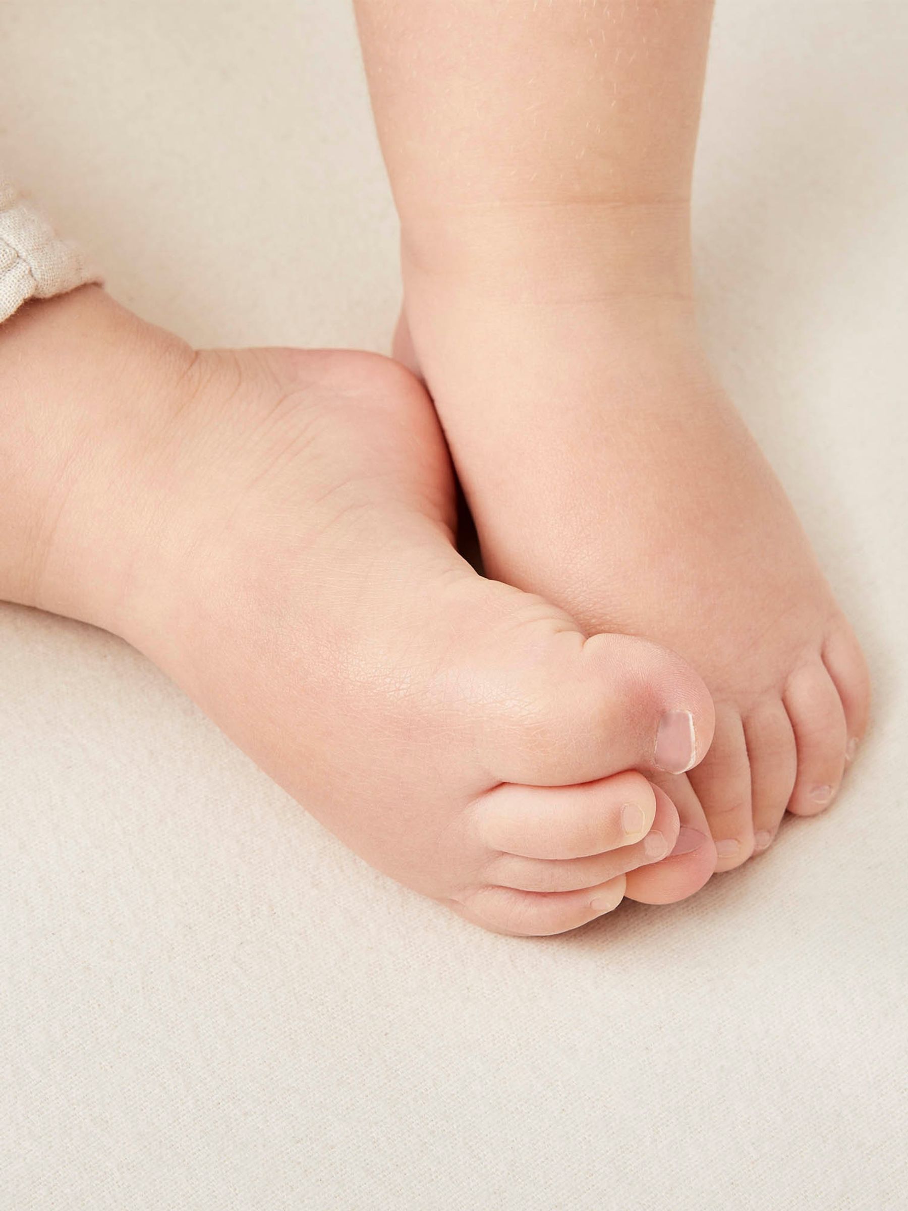 White The Little Green Sheep Waterproof Cot Mattress Protector - Image 3 of 3