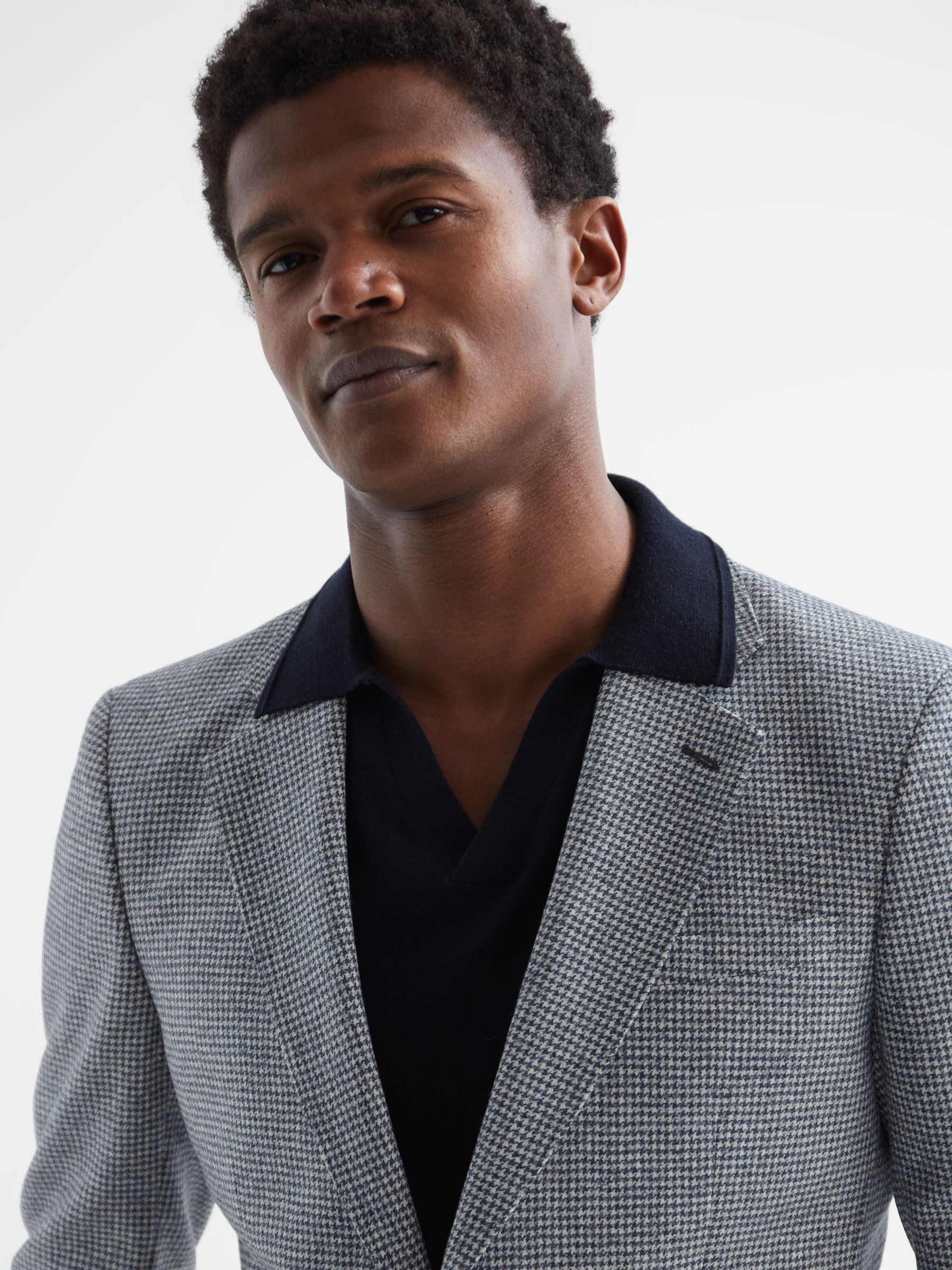 Single Breasted Wool Slim Fit Blazer in Blue - Image 4 of 7