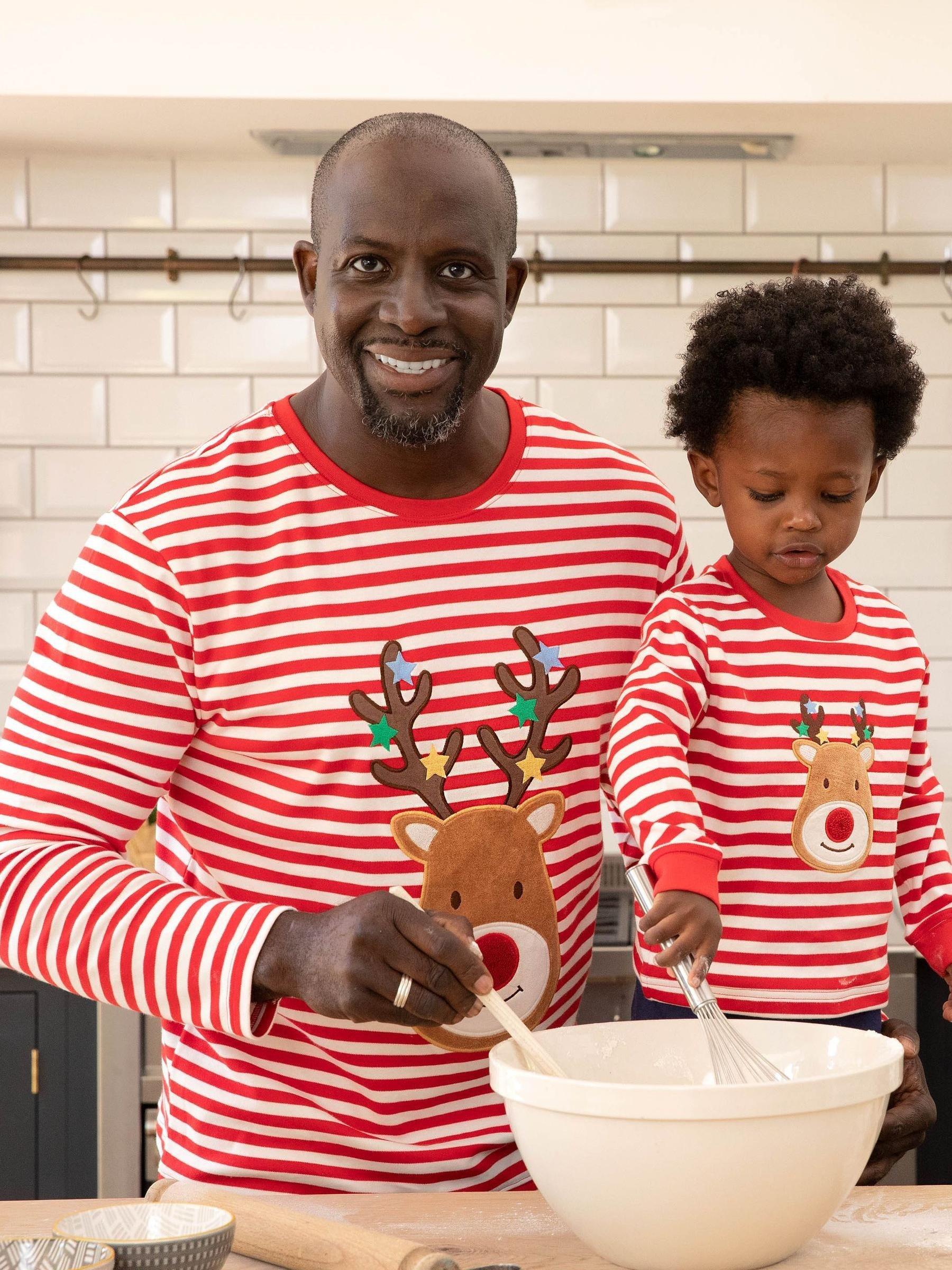 Red Men's Reindeer Pyjama Set - Image 10 of 10