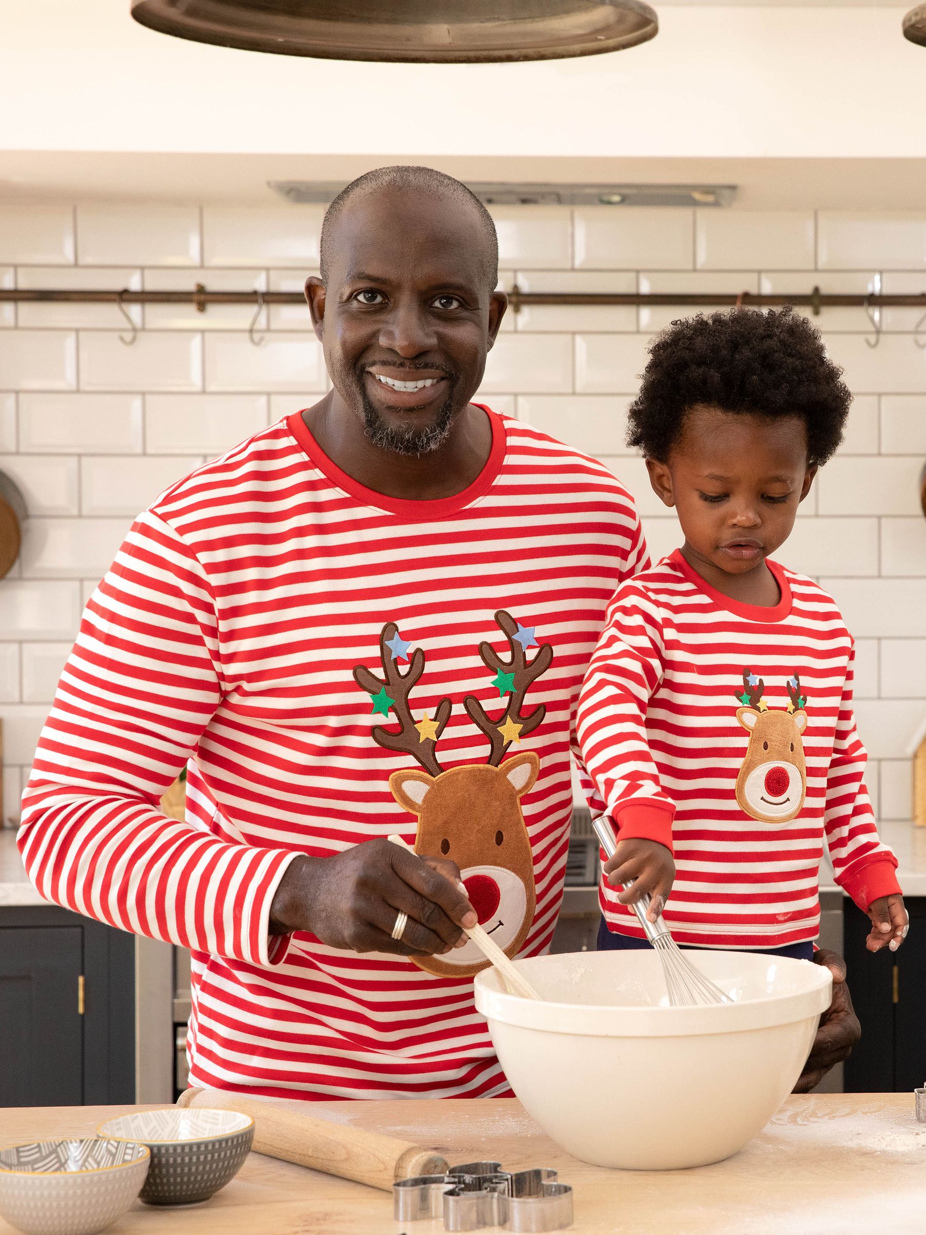 Red Men's Reindeer Pyjama Set - Image 2 of 10 Red Men's Reindeer Pyjama Set - Image 2 of 10