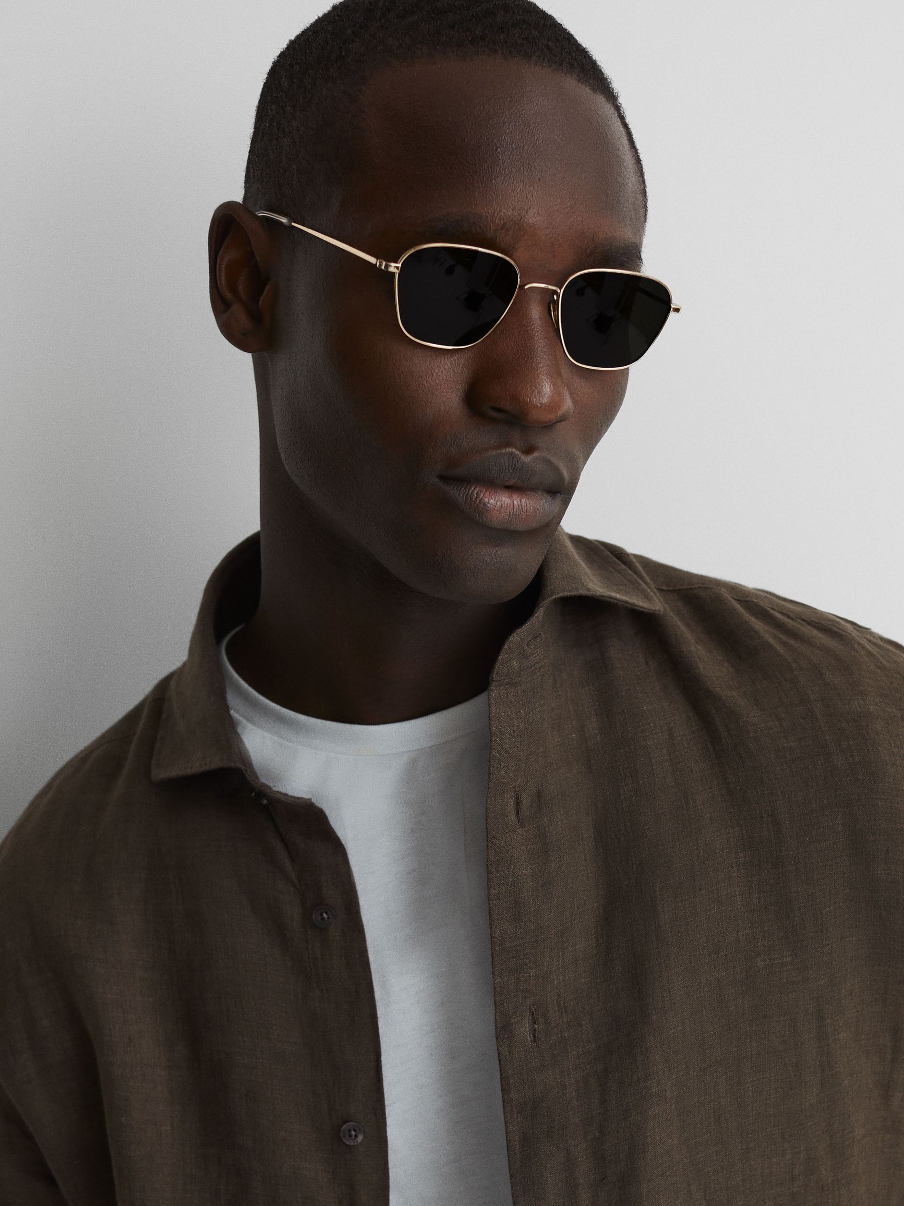 Linen Button-Through Shirt in Bitter Chocolate - Image 4 of 6