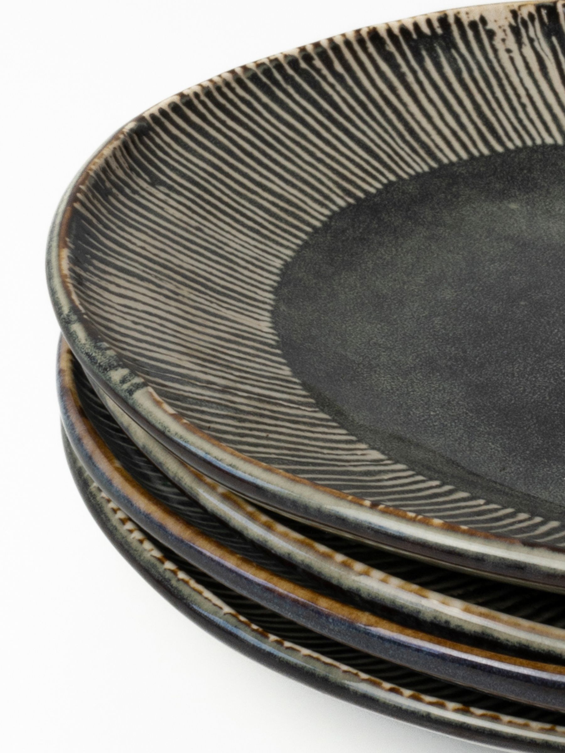 Dutch Rose Dark Green Set of 4 Dinner Plates Set of 4 Dinner Plates - Image 2 of 4