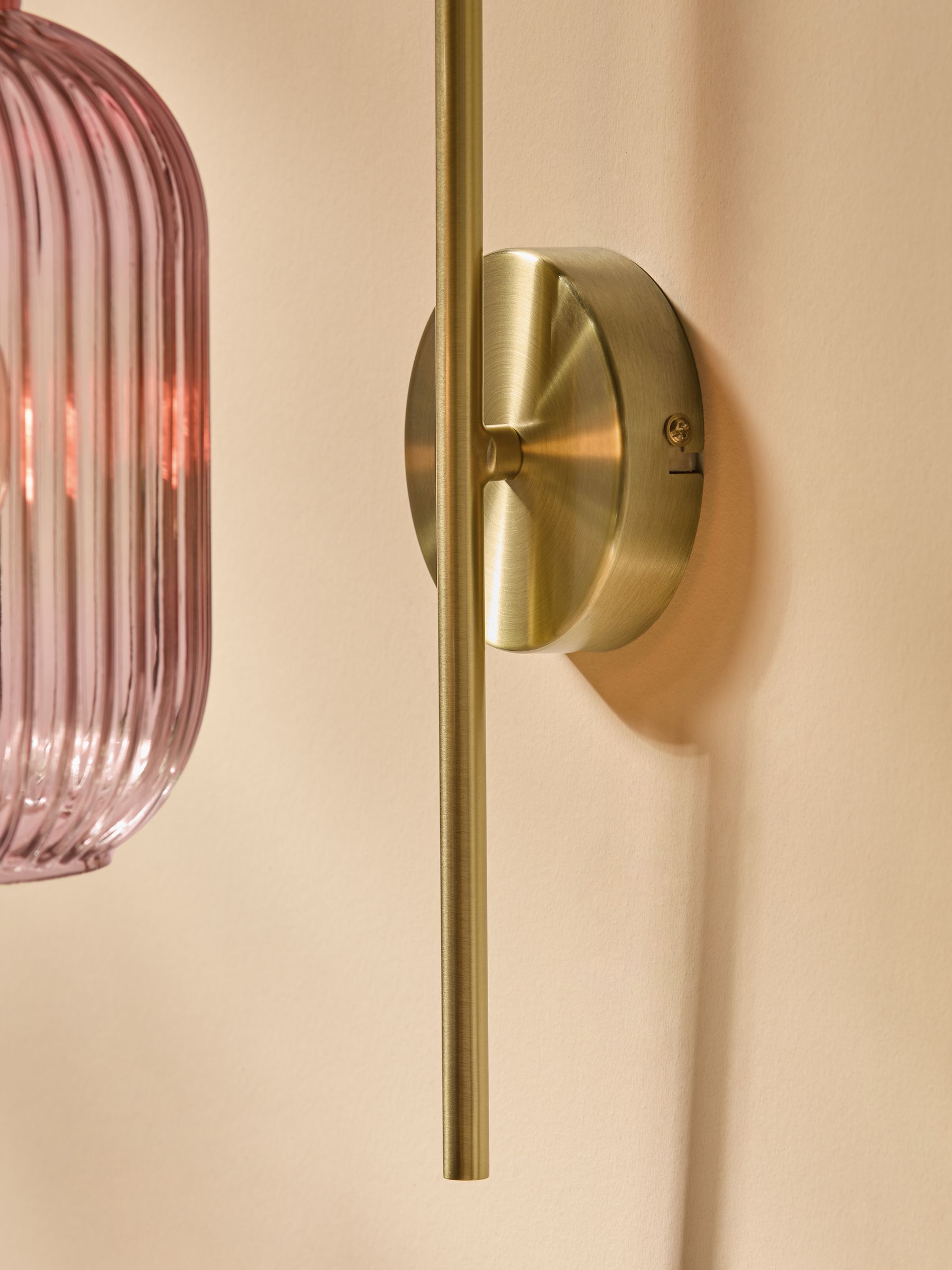 Briz Antique Brass Wall Lamp in Pink - Image 4 of 7