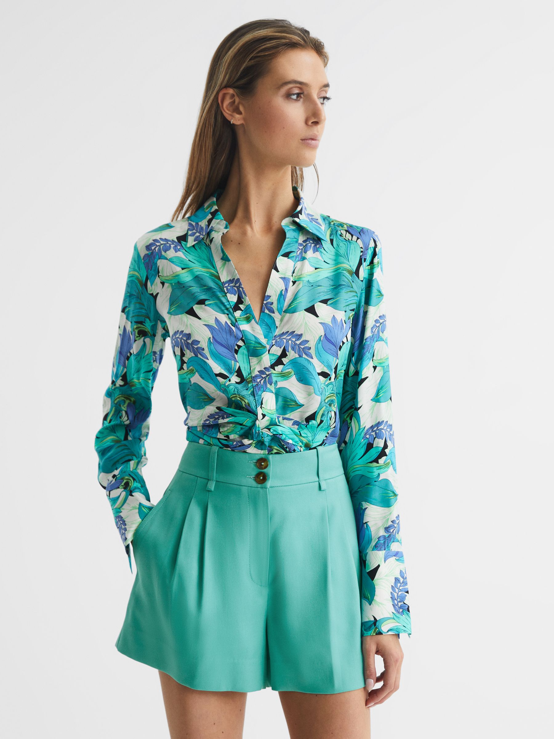 Tailored Shorts in Green - Image 6 of 7