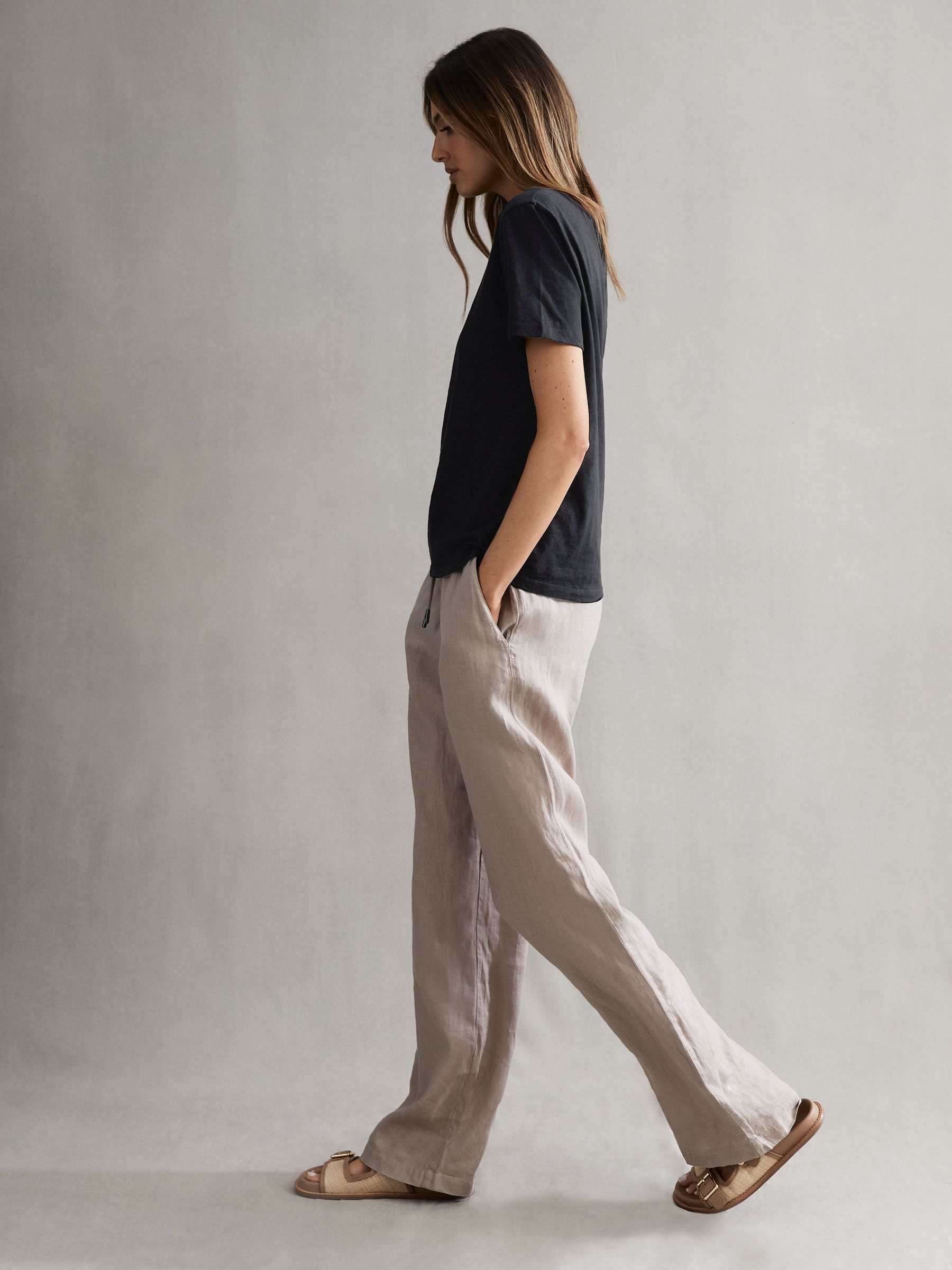 Slub Cotton T-Shirt in Black - Image 3 of 6