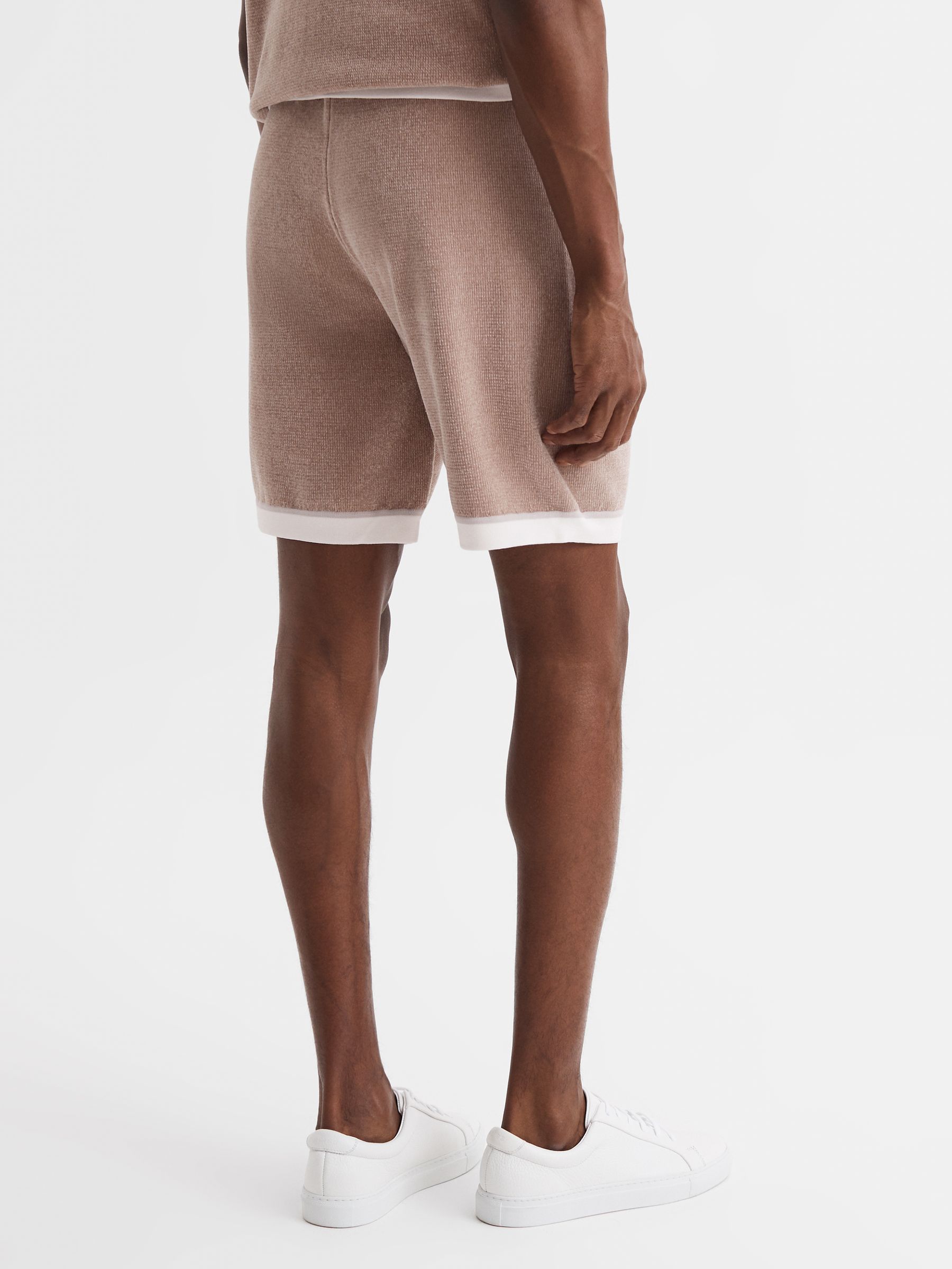 Relaxed Fit Elasticated Chenille Shorts in Champagne - Image 5 of 5