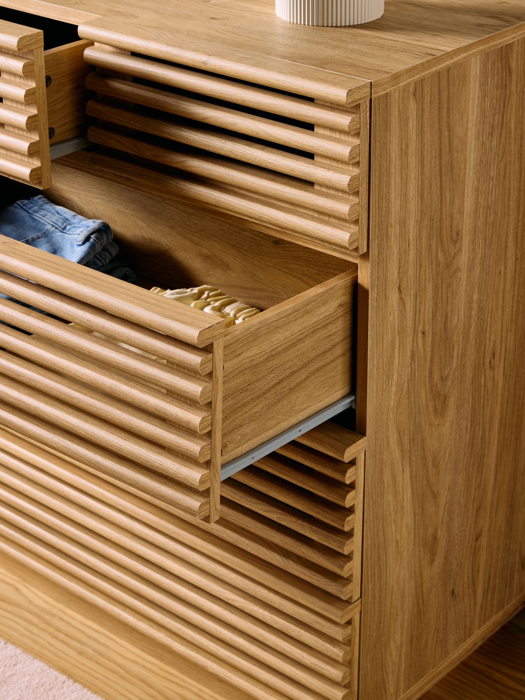Tulma 5 Drawer Chest of Drawers in Dark Oak Effect - Image 2 of 6