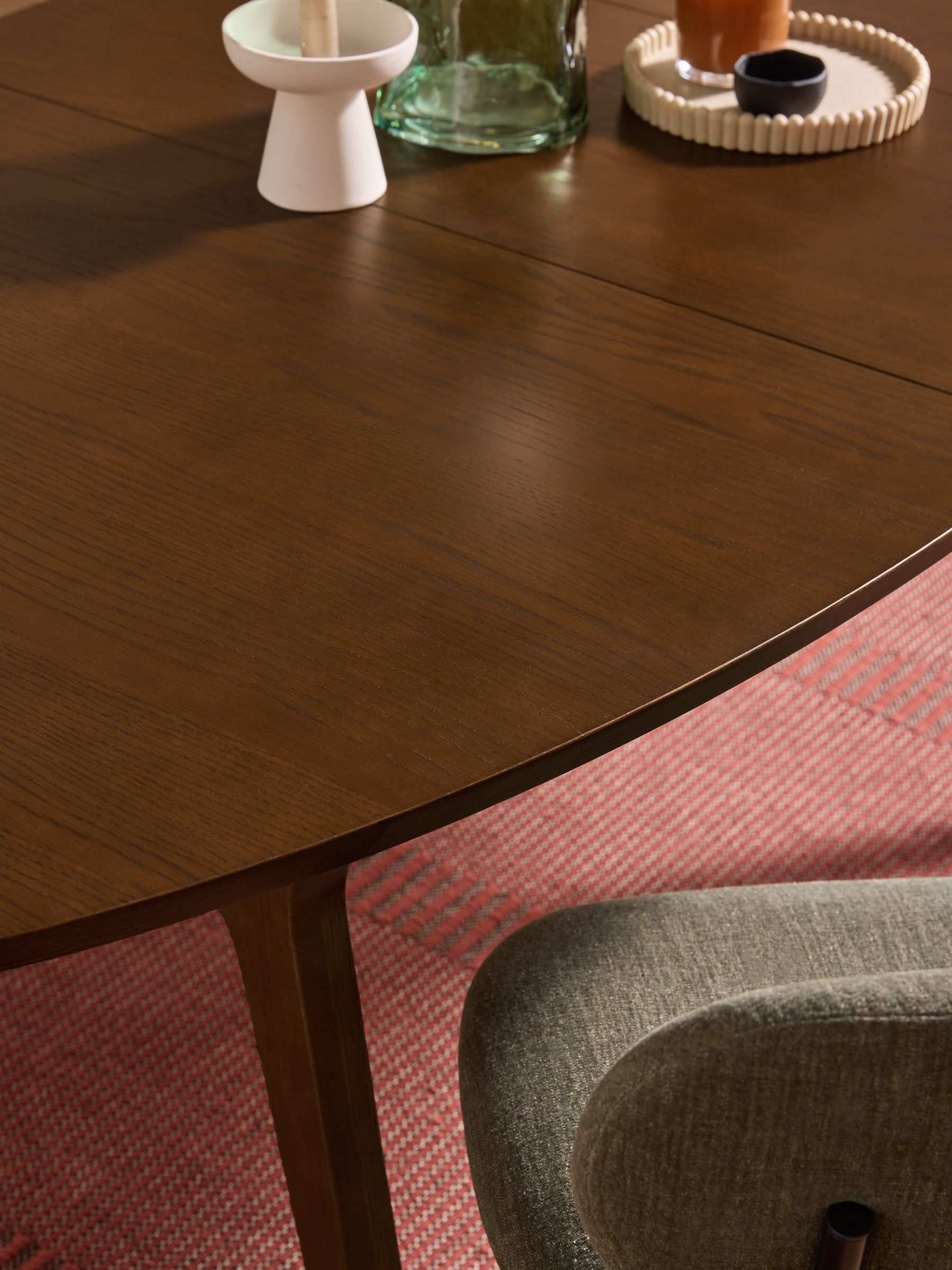 Jenson Extendable 6 to 8 Seater Round Dining Table in Dark Stain Oak - Image 4 of 5