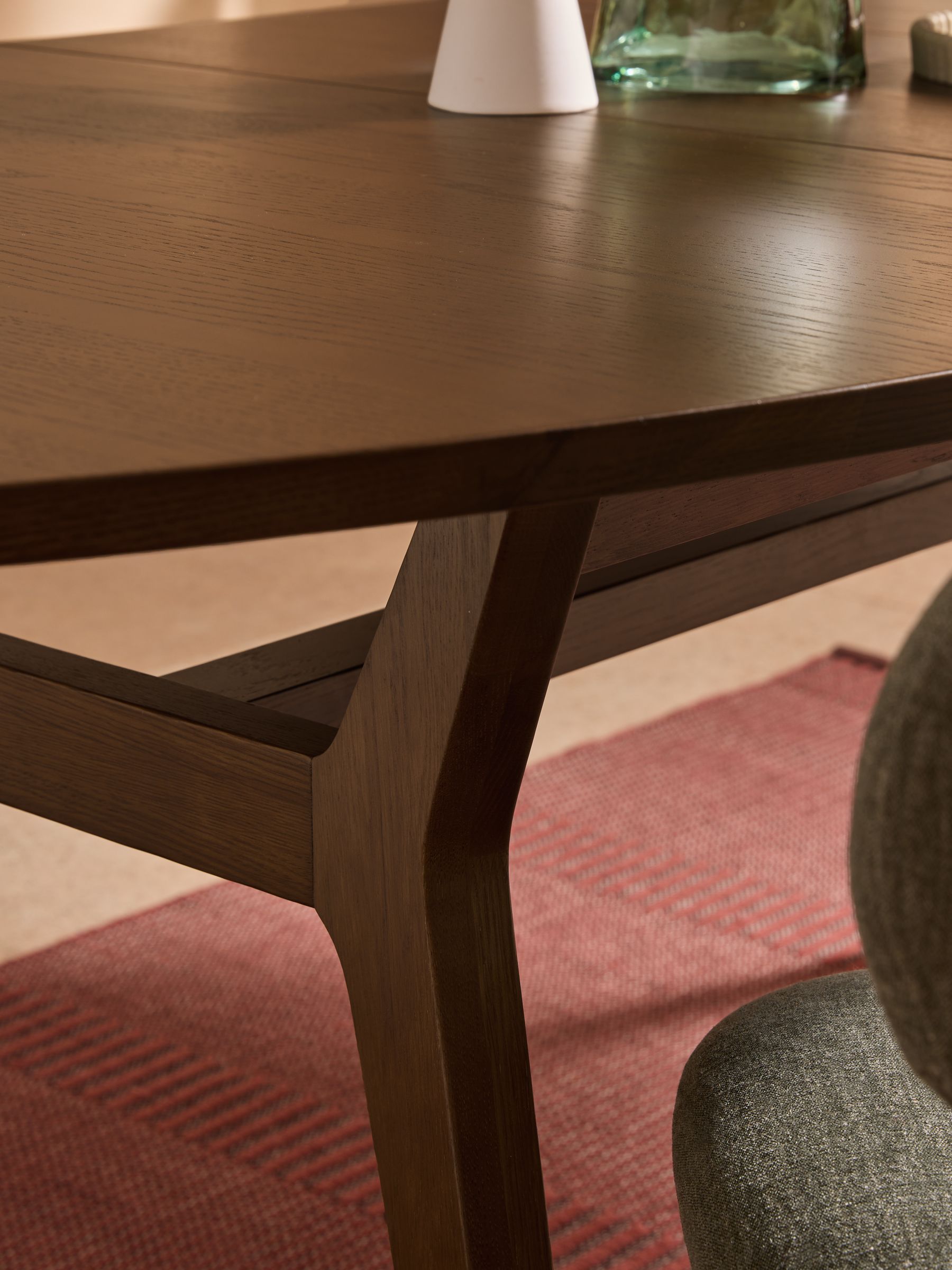 Jenson Extendable 6 to 8 Seater Round Dining Table in Dark Stain Oak - Image 6 of 8