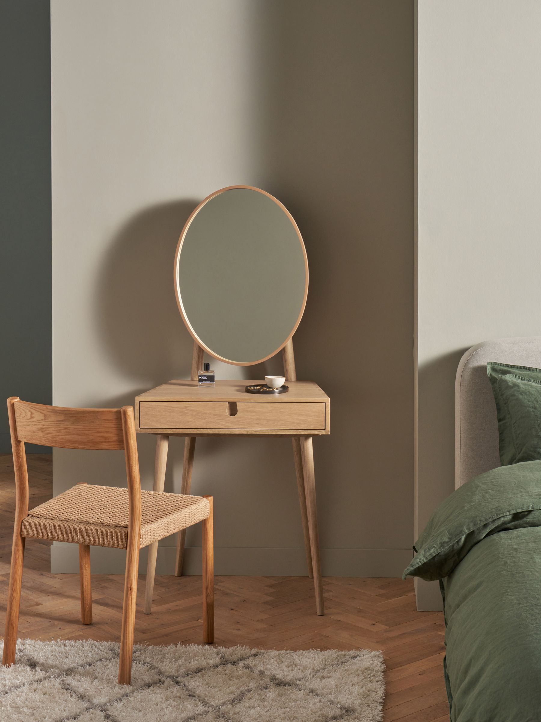 Penn Console Dressing Table in Oak - Image 1 of 5