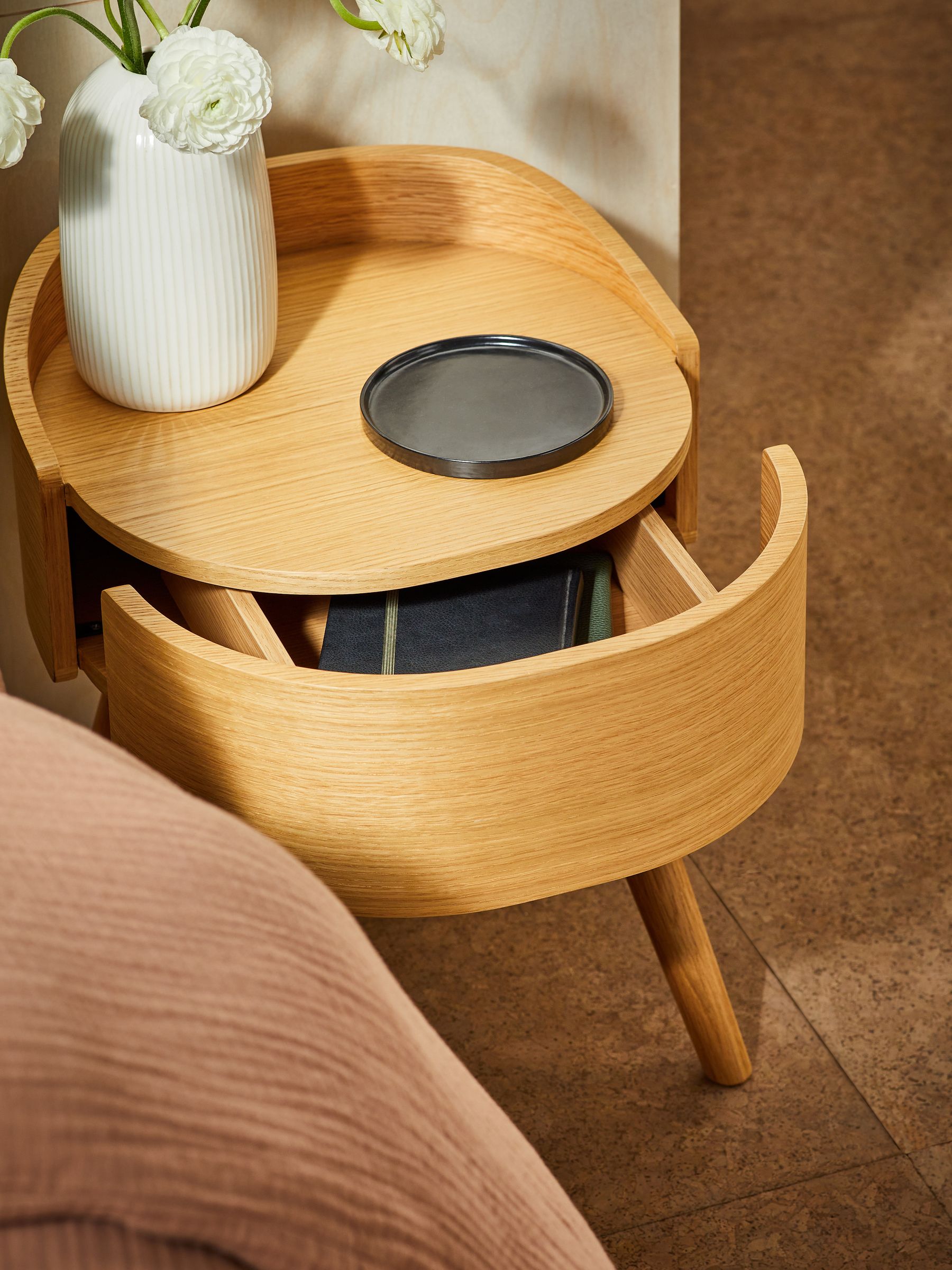 Odie 1 Drawer Bedside Table in Oak - Image 2 of 4