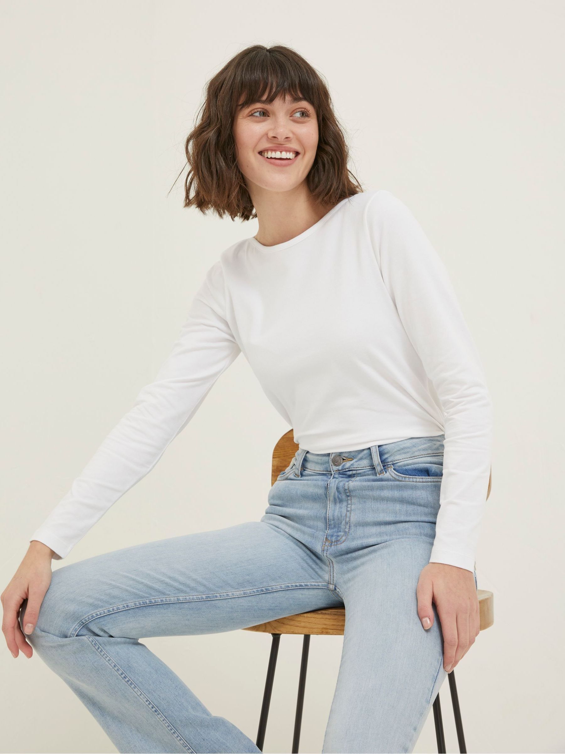 Bree White T-Shirt - Image 3 of 5