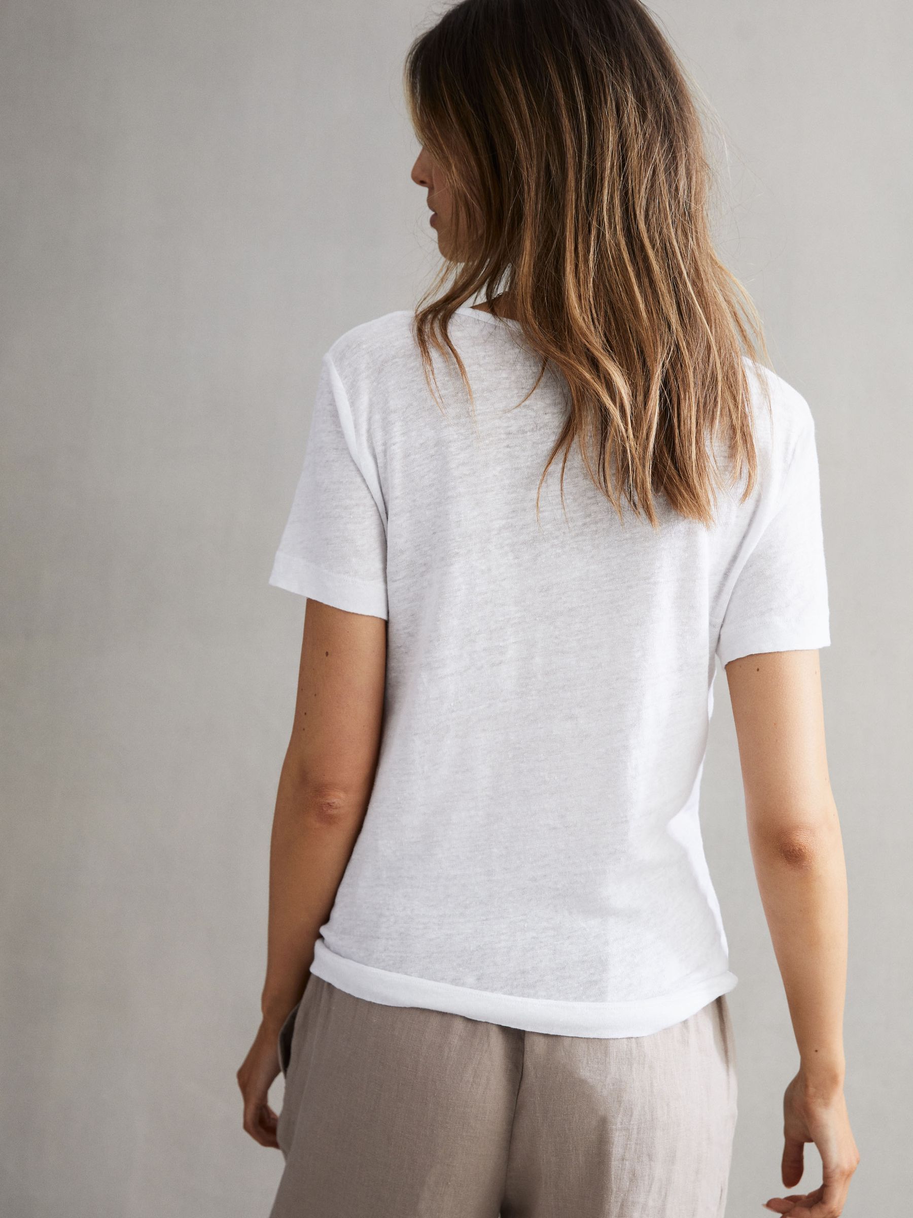 Linen Scoop Neck T-Shirt in White - Image 4 of 5