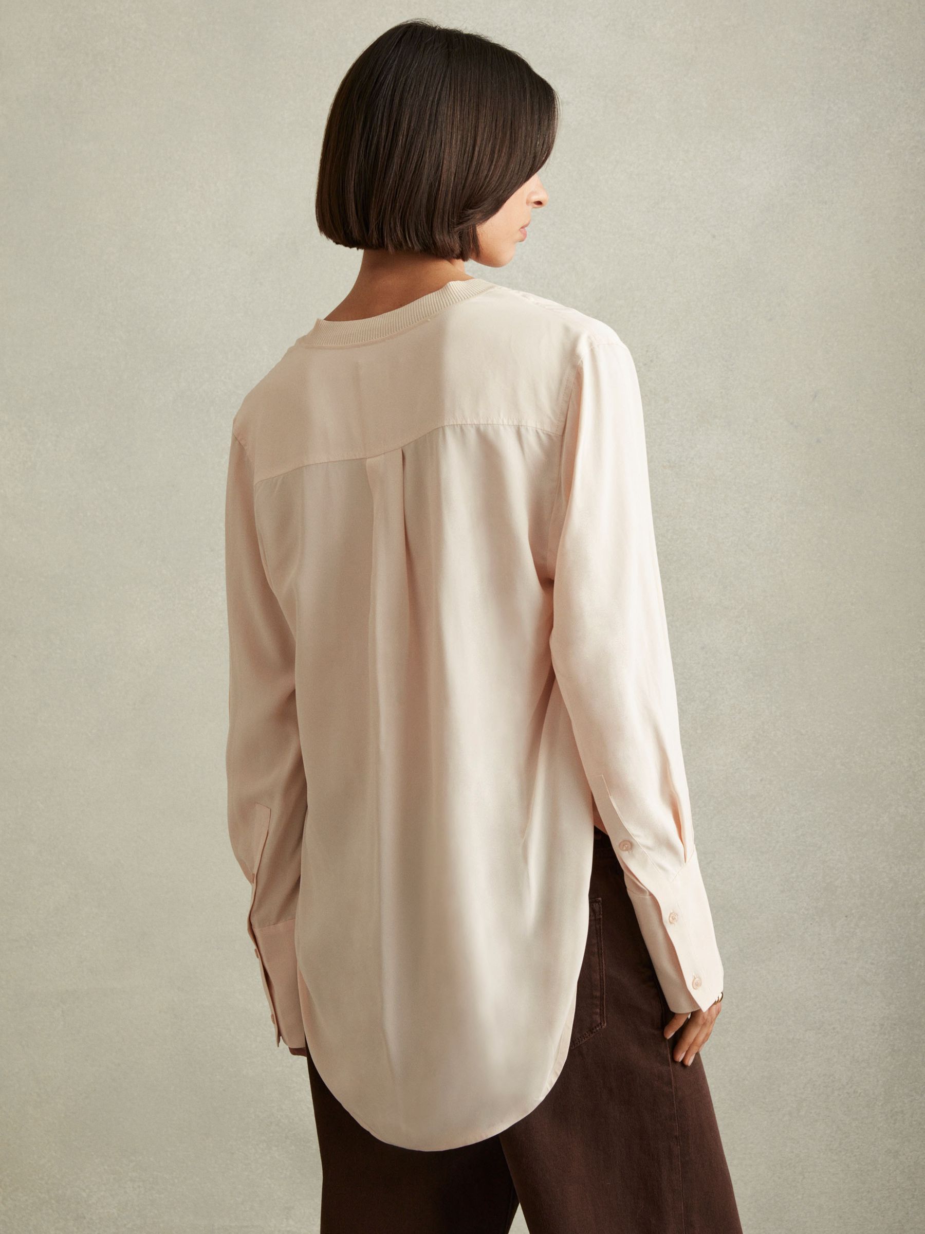 Relaxed High-Low V-Neck Top in Pale Pink - Image 4 of 5