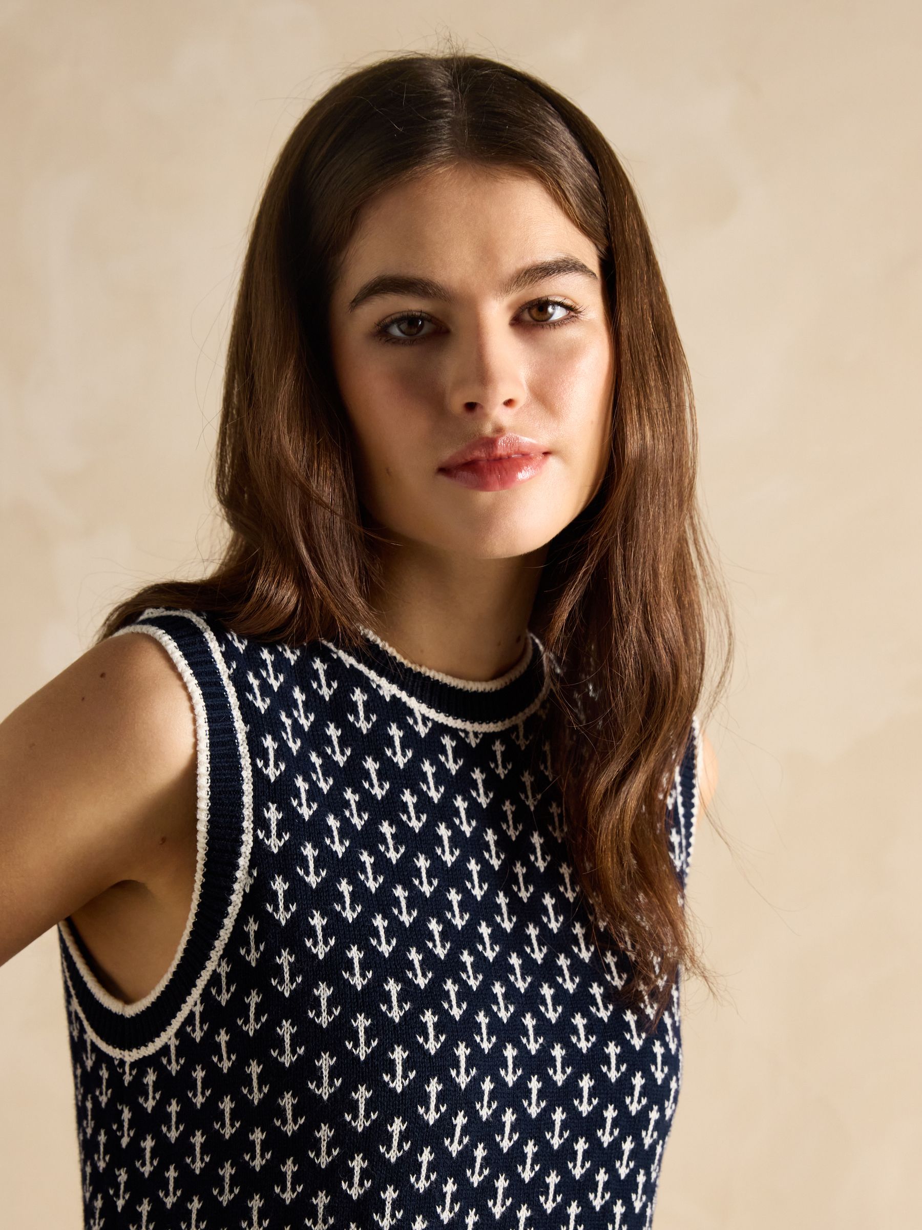 Marine Navy Knitted Anchor Vest - Image 3 of 6