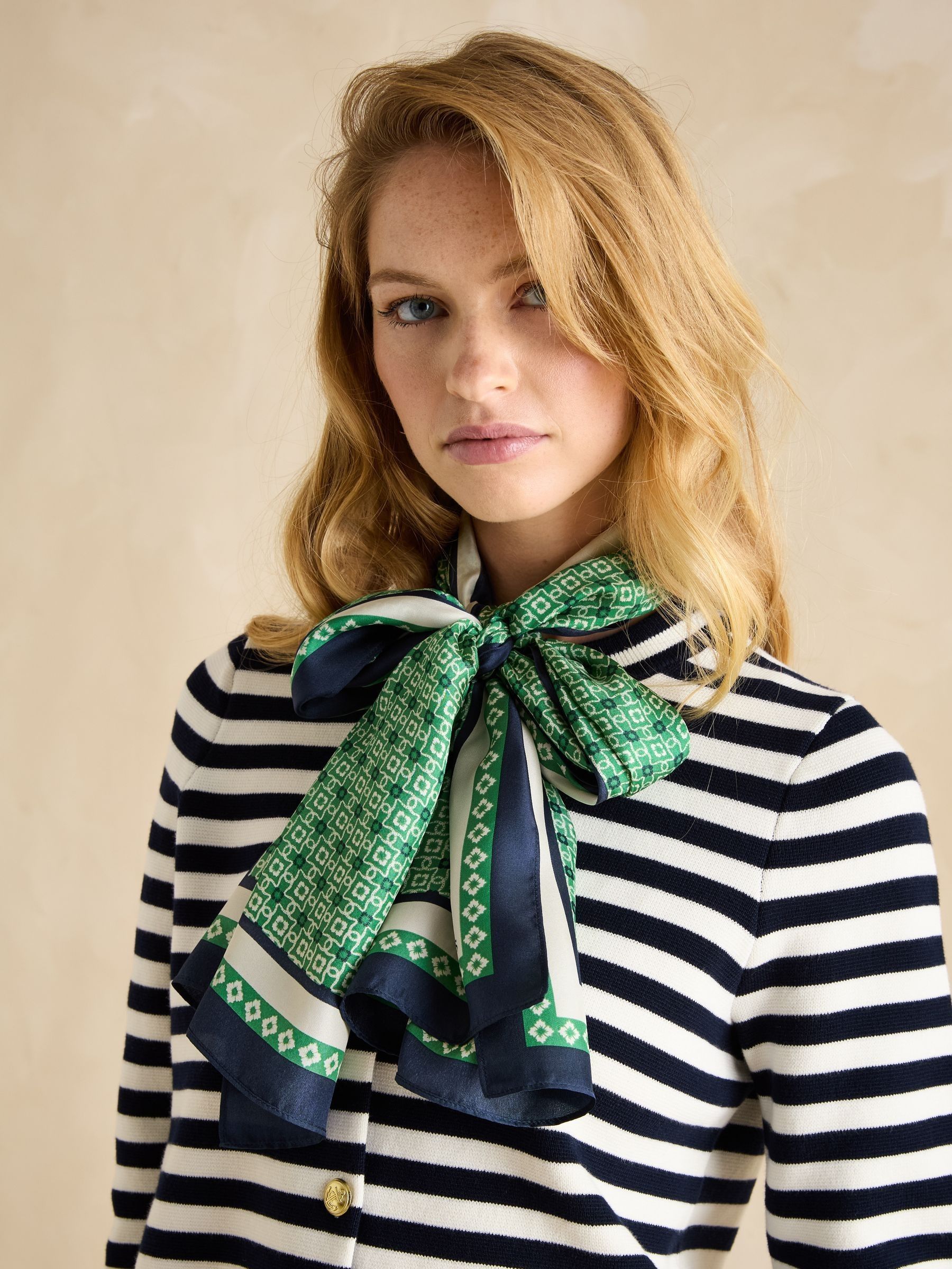 Windsor Green Printed Long 100% Silk Scarf - Image 3 of 5