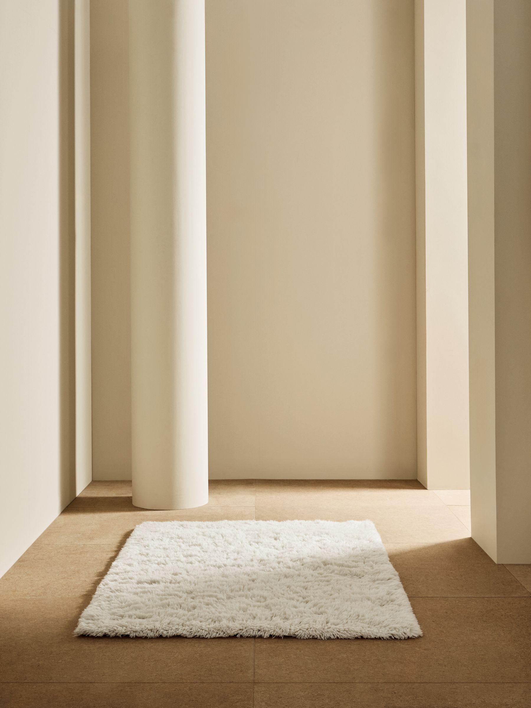 Rectangular Dala Shaggy Berber Wool Rug in White - Image 2 of 5