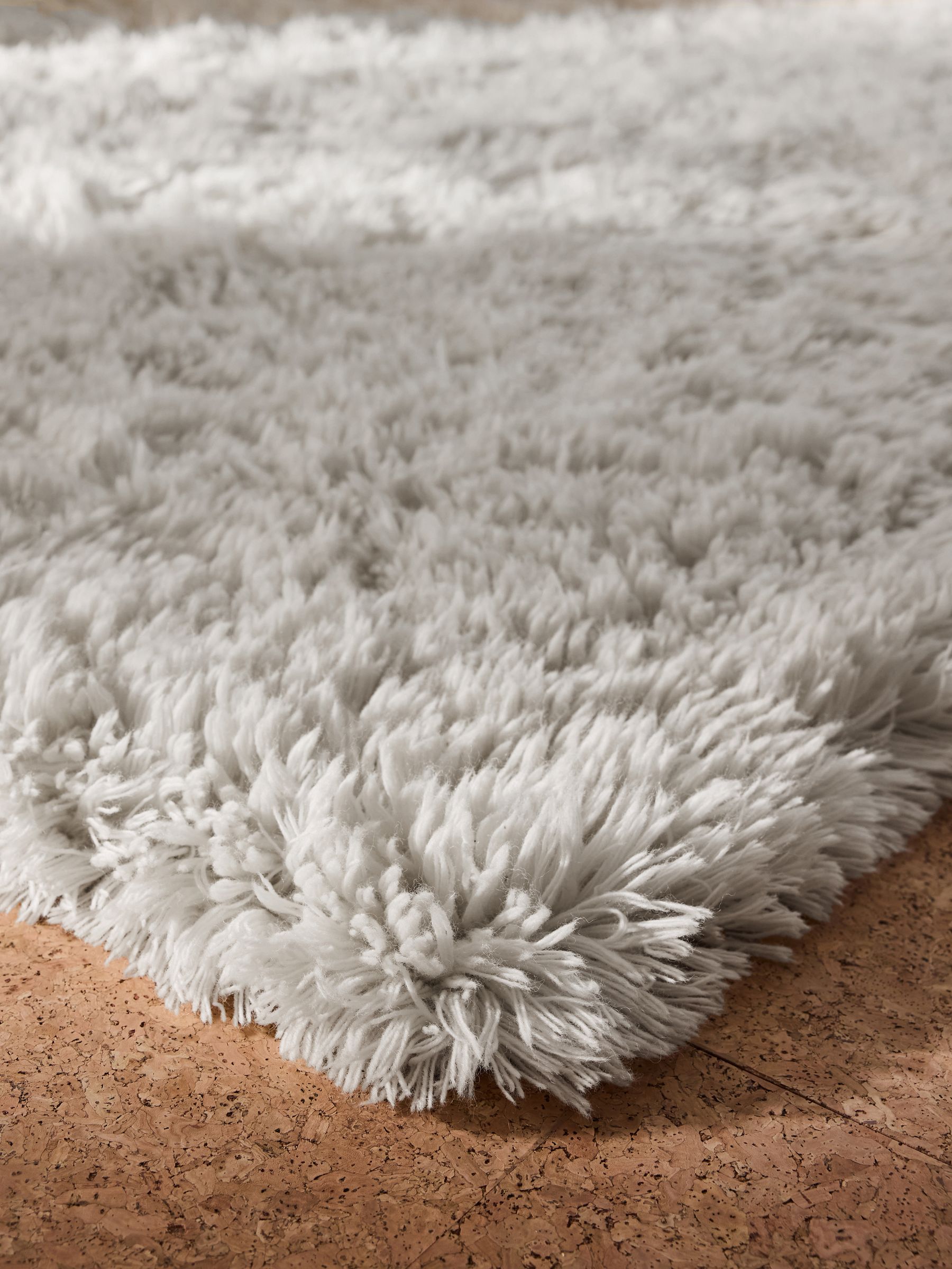 Rectangular Dala Shaggy Berber Wool Rug in White - Image 4 of 5