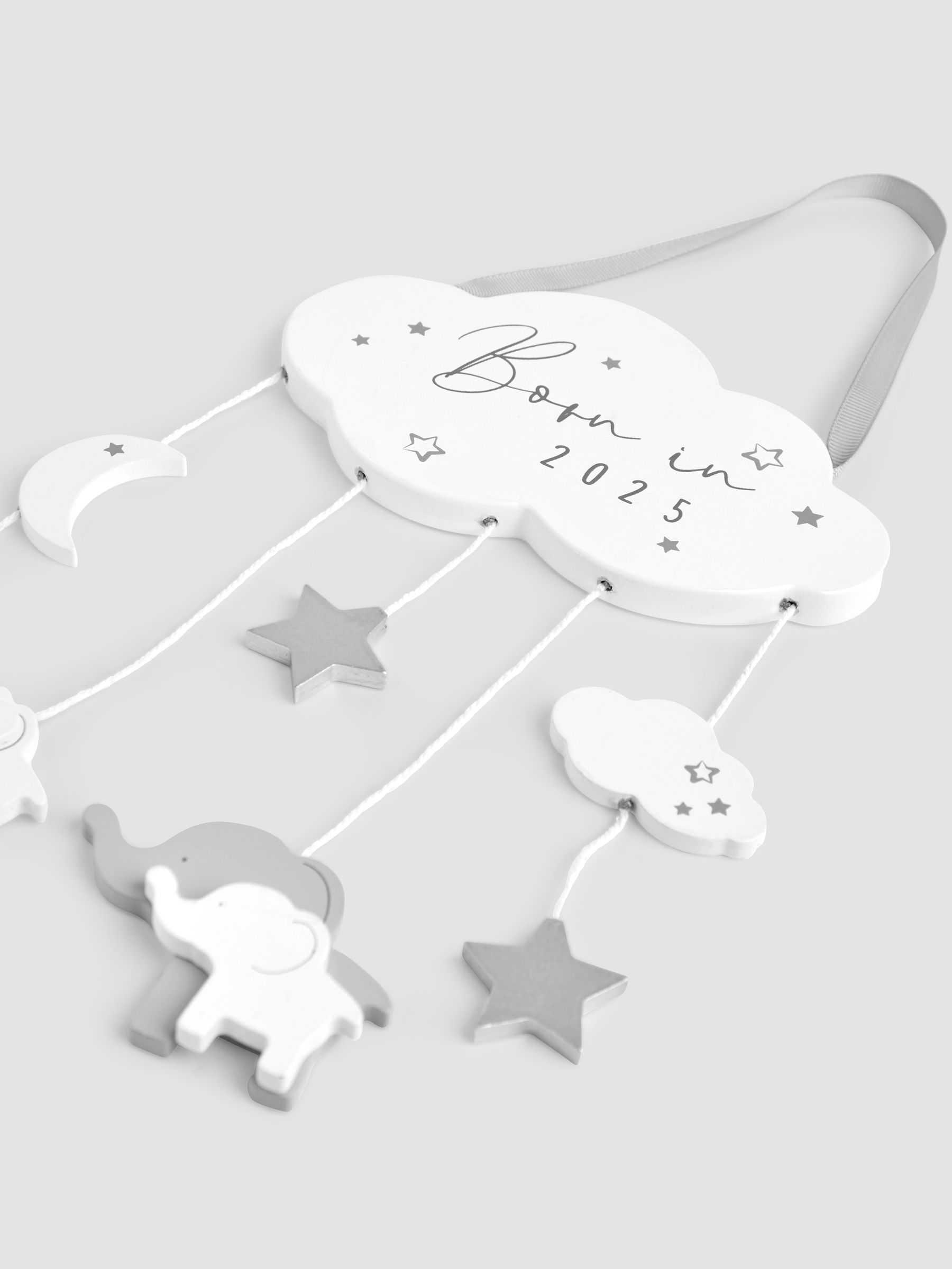 Born in 2025 Wooden Wall Hanging - Image 4 of 6