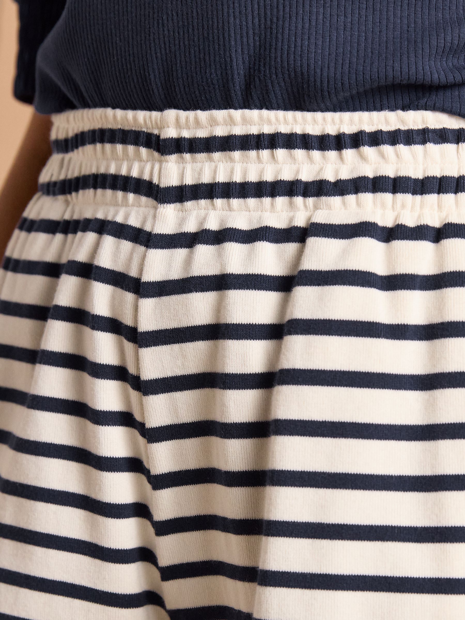 Harbour Cream/Navy Cotton Jersey Shorts - Image 8 of 9