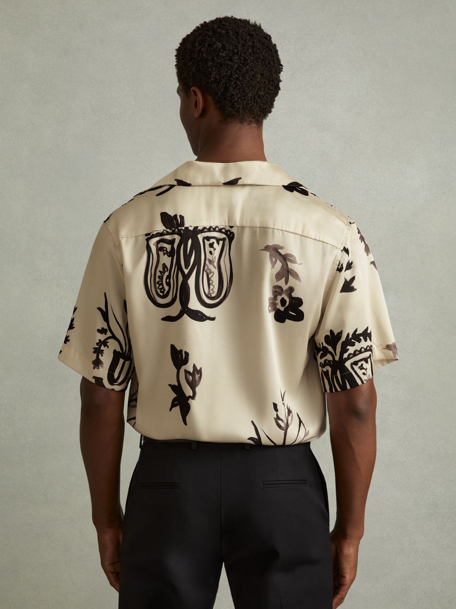Relaxed Floral Print Cuban Collar Shirt in Off White/Black - Image 4 of 5