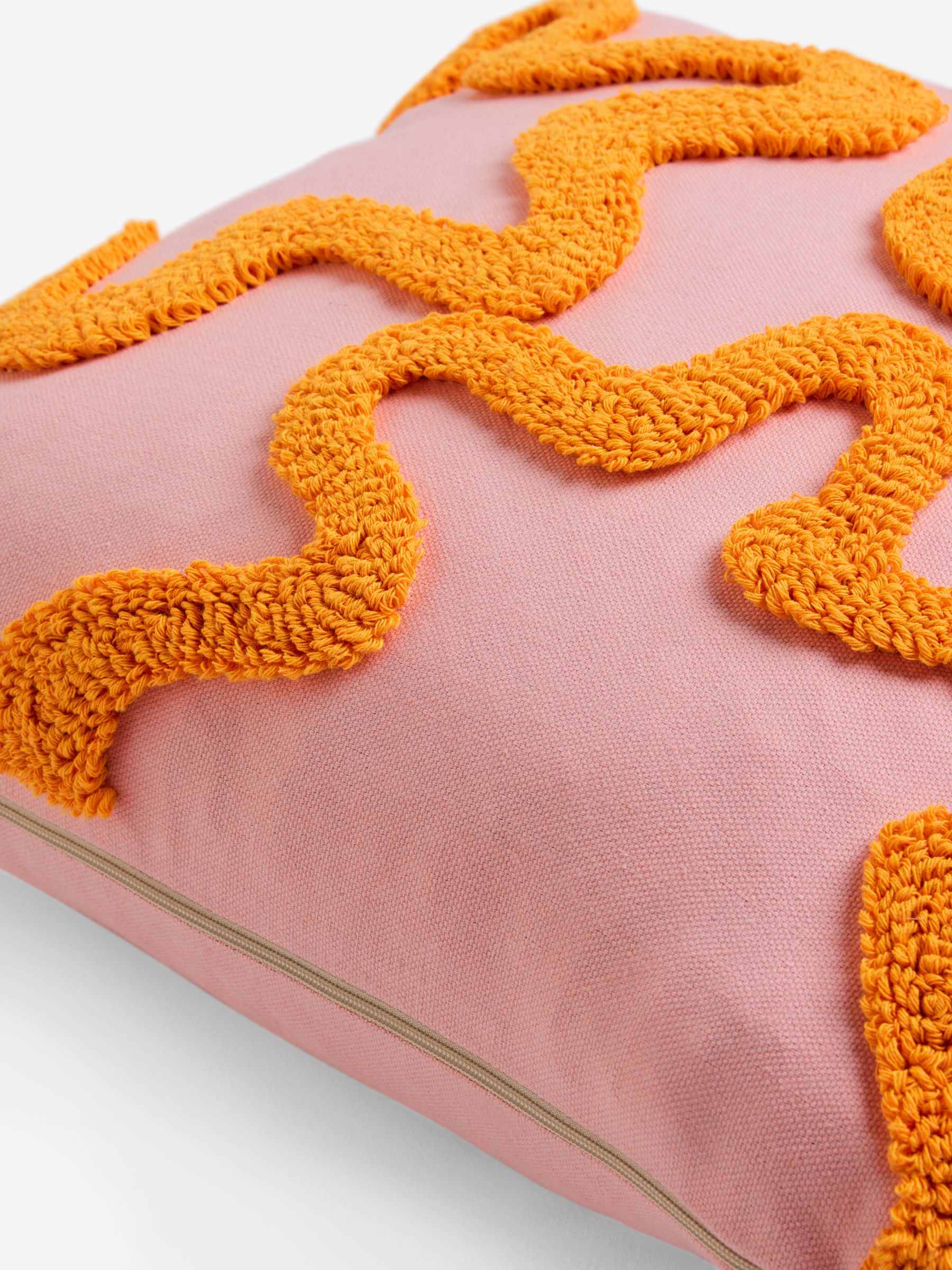 Novogratz Pink Squiggle Tufted Cushion - Image 4 of 5
