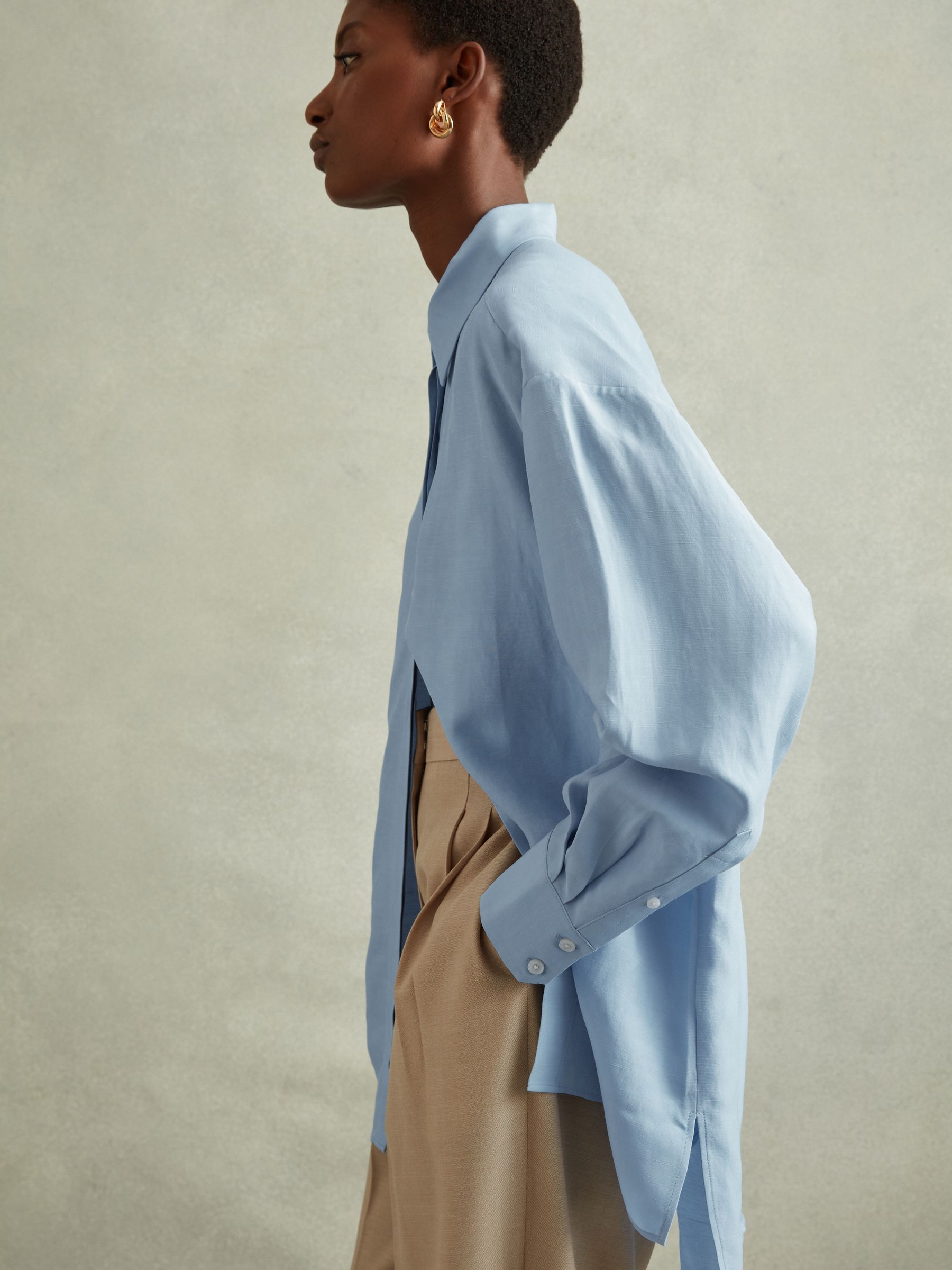 Oversized Shirt With Linen in Blue - Image 4 of 5
