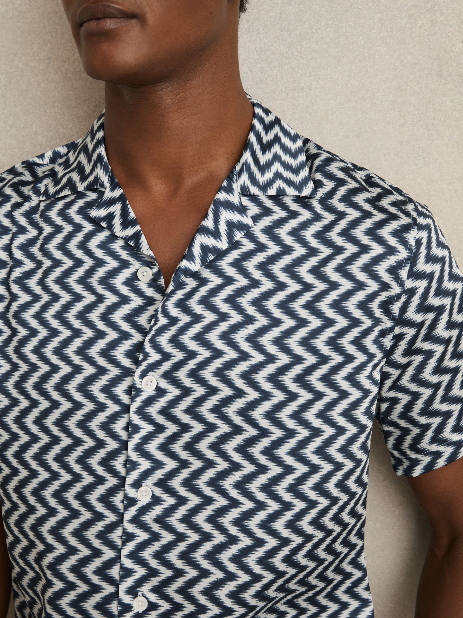 Zig-Zag Print Cuban-Collar Shirt in Navy - Image 4 of 6