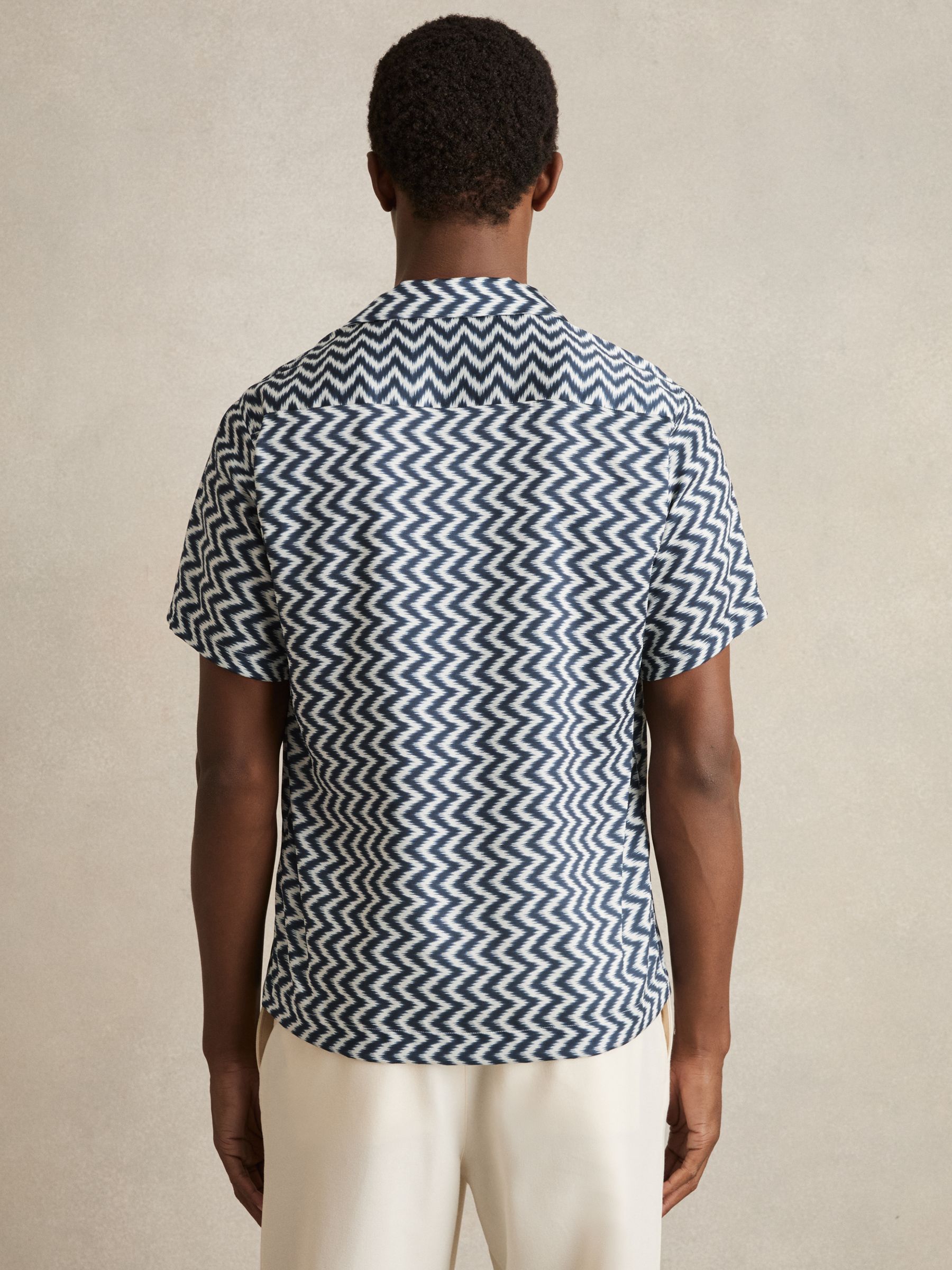 Zig-Zag Print Cuban-Collar Shirt in Navy - Image 5 of 6