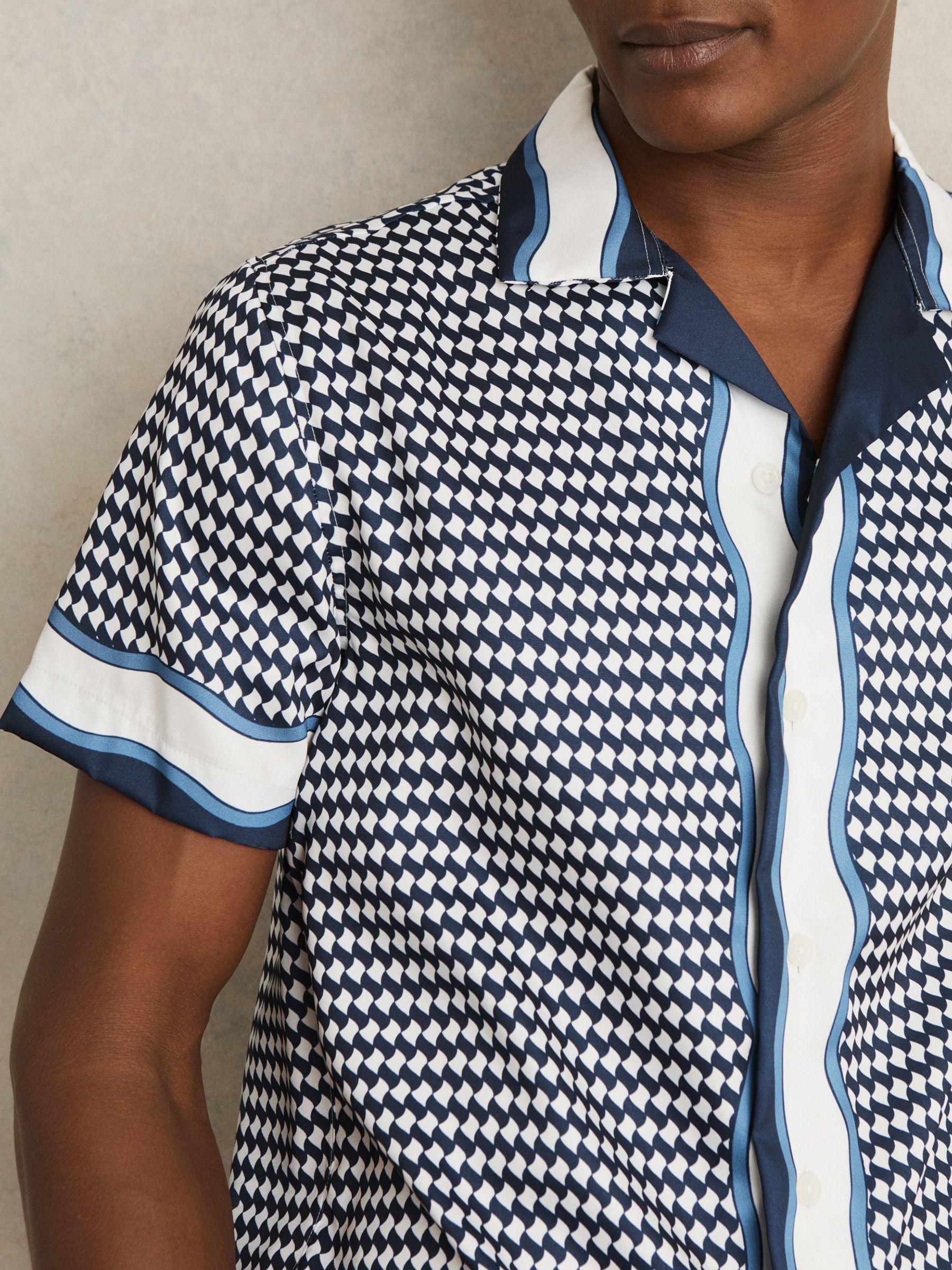 Geometric-Print Cuban-Collar Shirt in White/Navy - Image 3 of 5