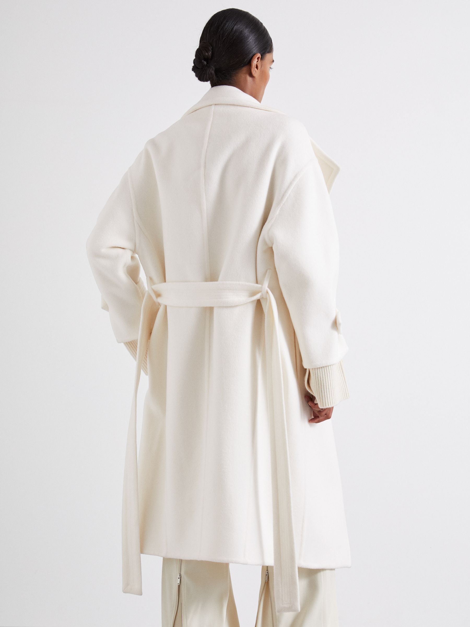Atelier Blindseam Wool and Cashmere Coat in Cream - Image 5 of 7