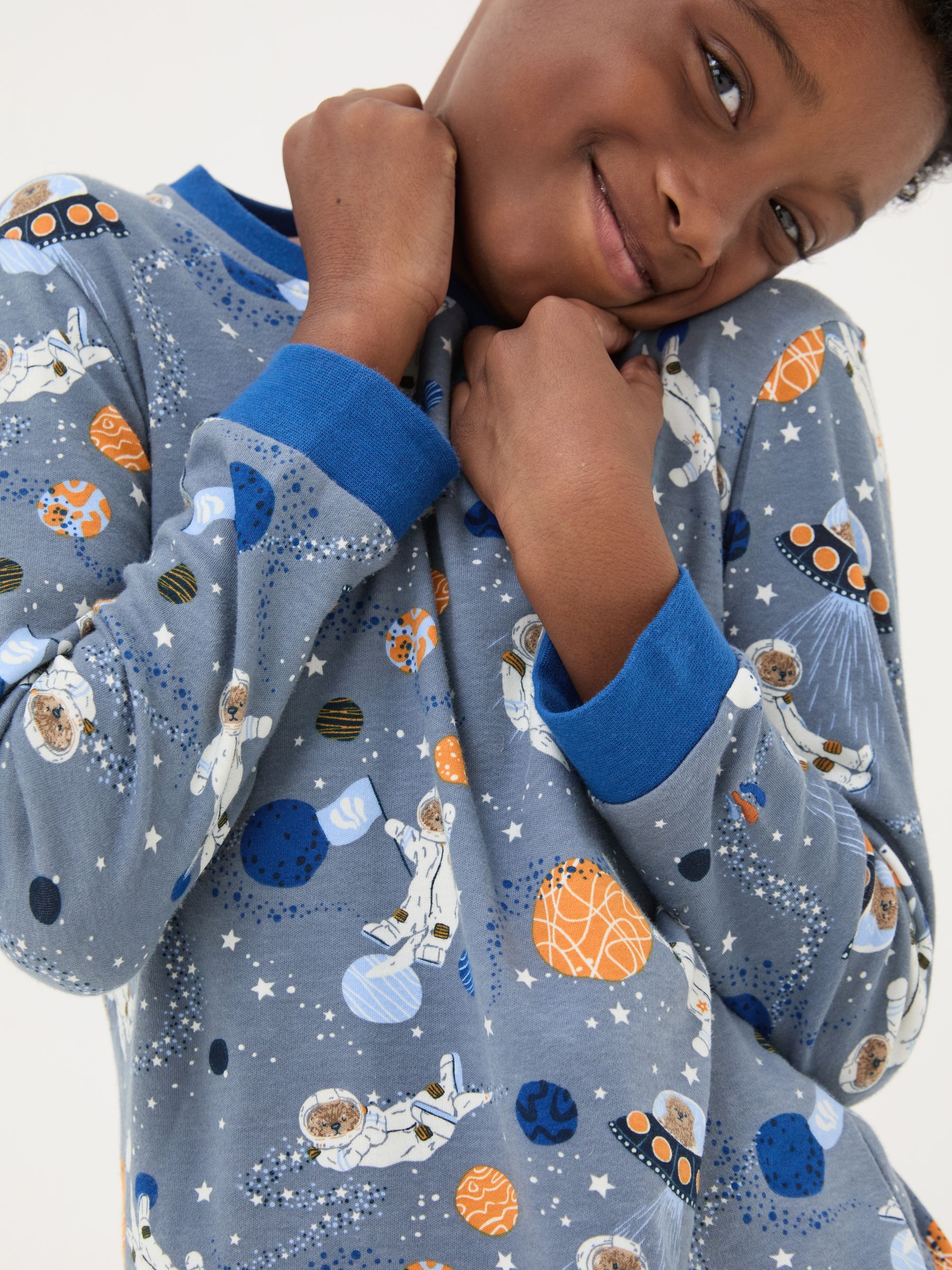 Blue Space Otter 100% Cotton Pyjama Set - Image 4 of 5