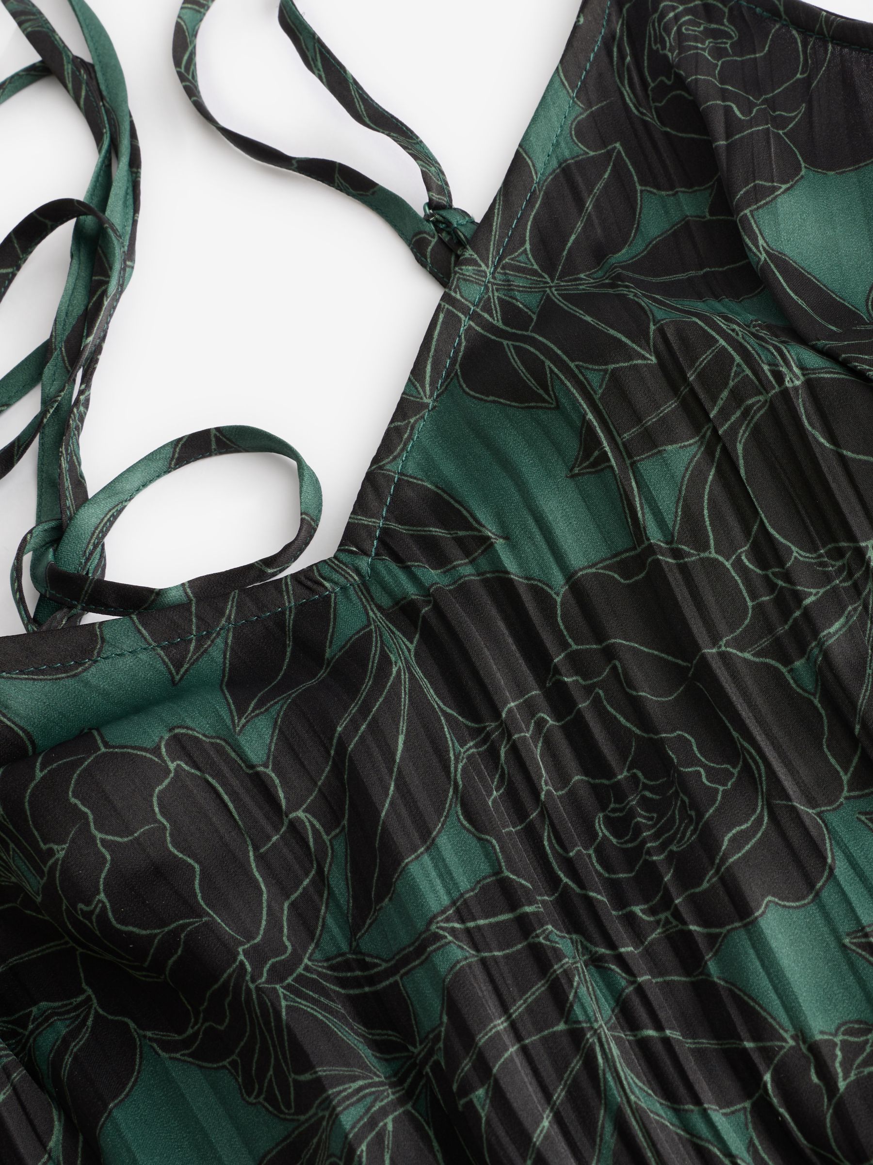 Green Crinkle Sleeveless V Neck Dress - Image 3 of 4